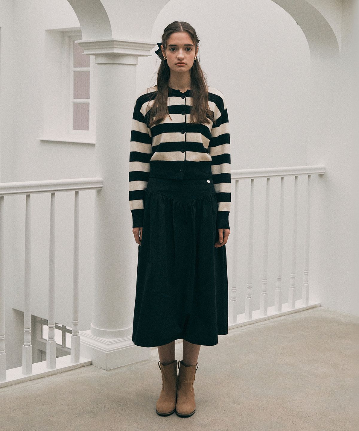 로라로라(ROLAROLA) FLARE LONG SKIRT BLACK