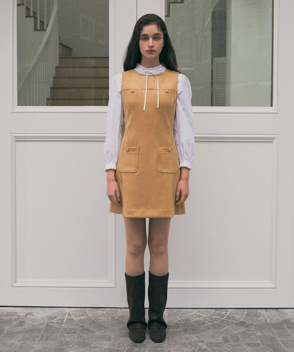 로라로라(ROLAROLA) SUEDE SLEEVELESS ONEPIECE BEIGE