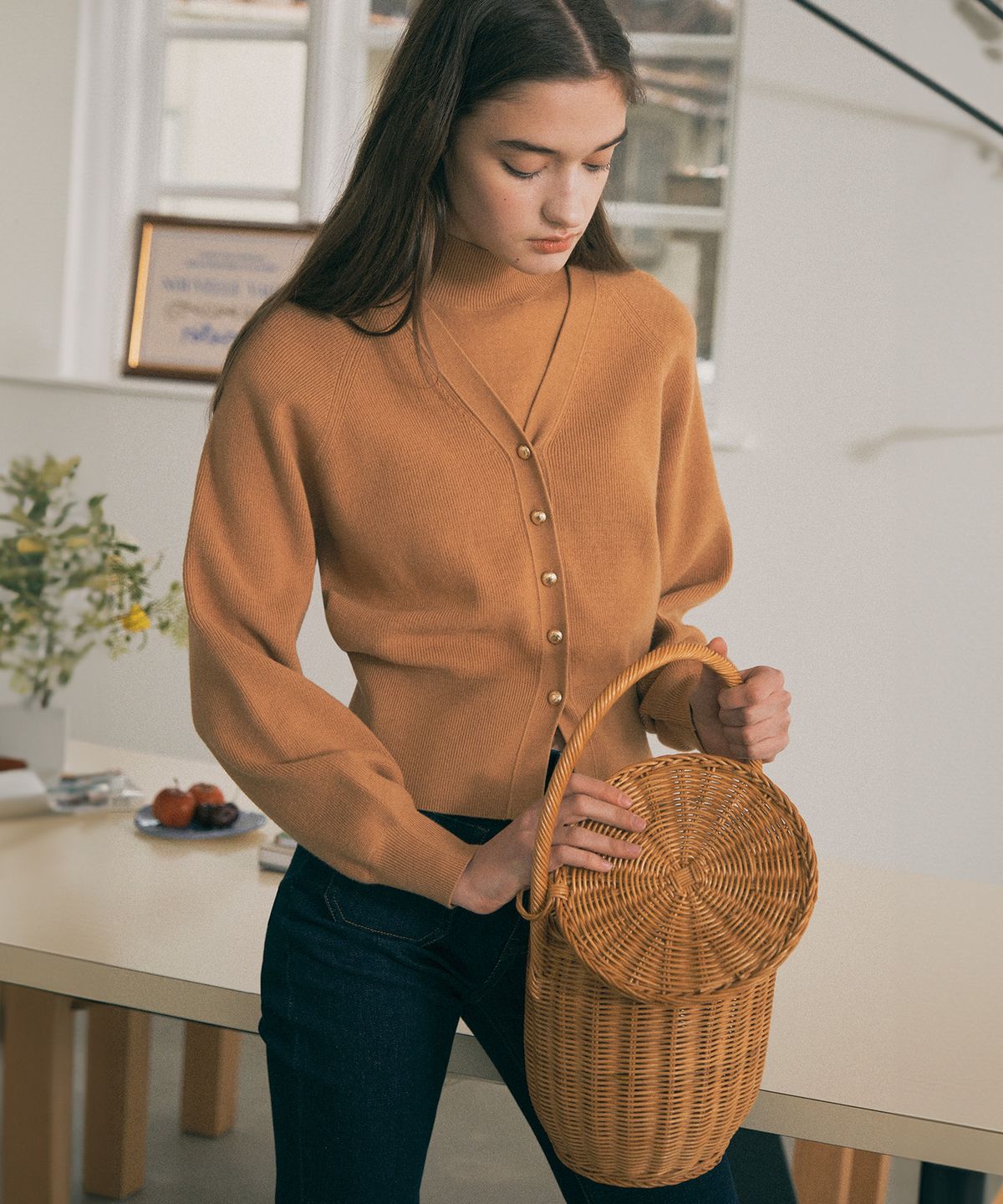 로라로라(ROLAROLA) V NECK RAGLAN CARDIGAN BEIGE