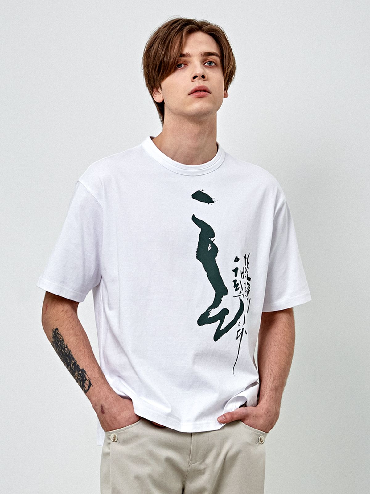 커스텀어스(CUSTOMUS) 혼프린트 반팔 티셔츠 CCUCOMKRT462 WHI