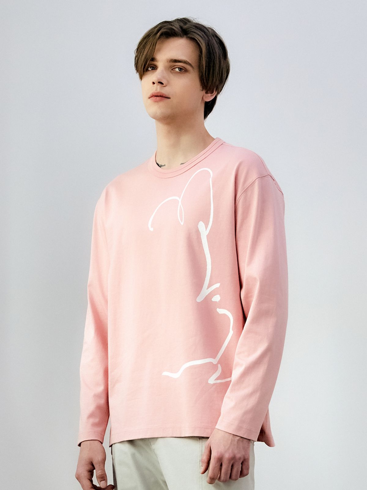 커스텀어스(CUSTOMUS) 꽃 프린트 긴팔 티셔츠 CCUCOFKRTA60 PIN