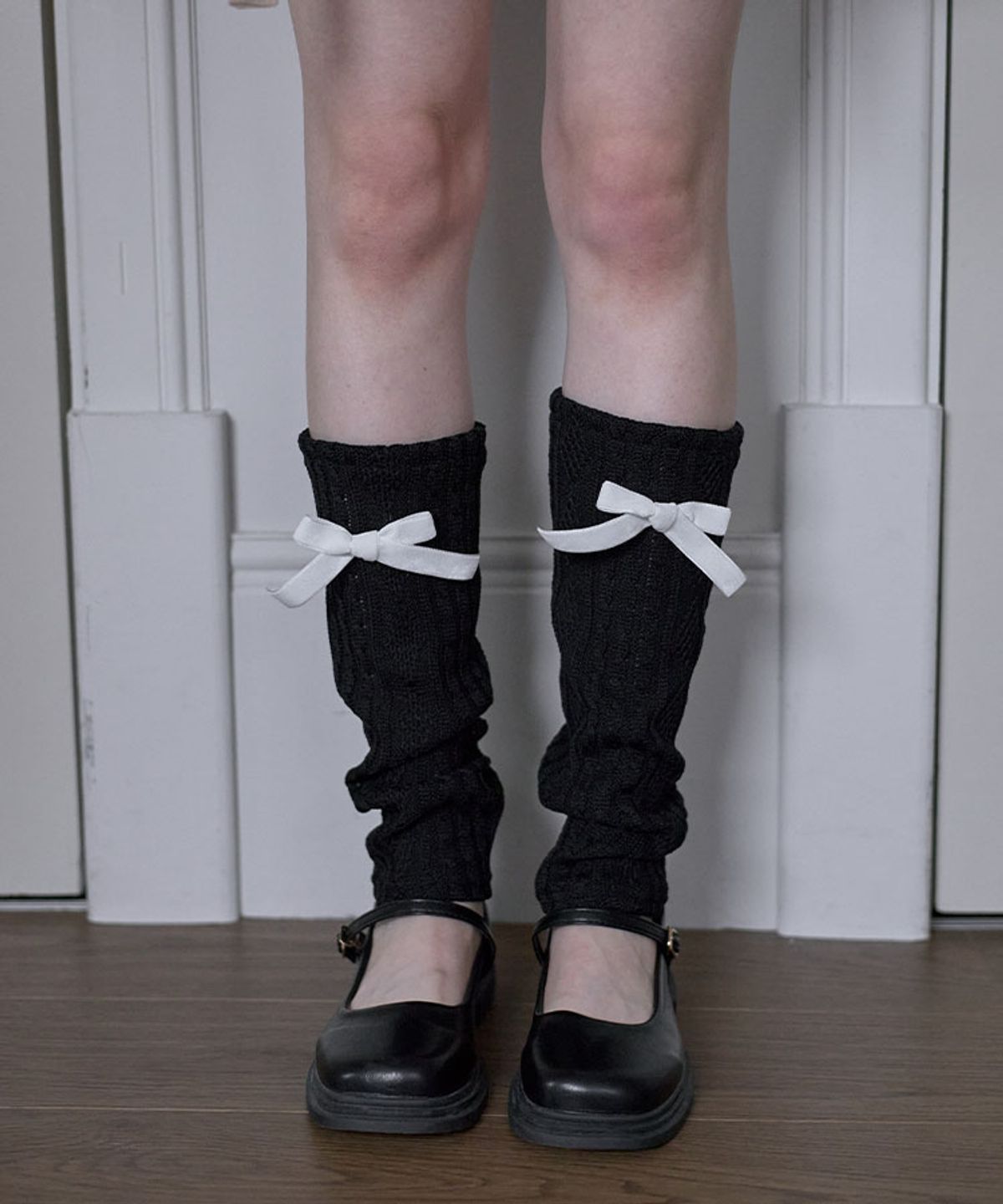 로제프란츠(ROSEFRANTZ) Ribbon Knit Leg Warmer [Black]
