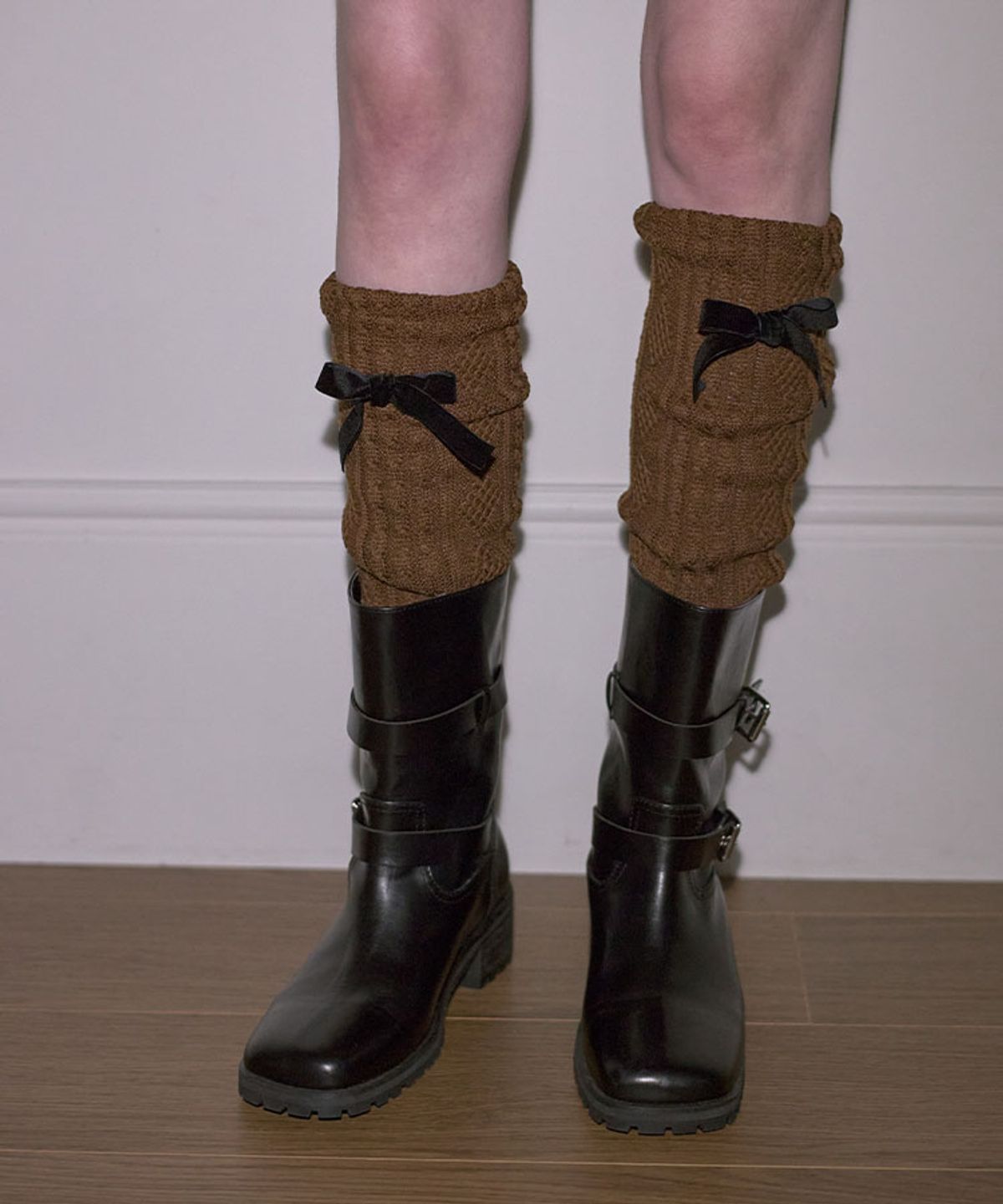 로제프란츠(ROSEFRANTZ) Ribbon Knit Leg Warmer [Brown]