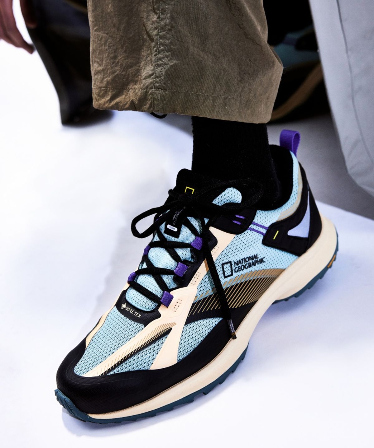 내셔널지오그래픽(NATIONALGEOGRAPHIC) N245USN018 마그마 GTX V2 BLUE