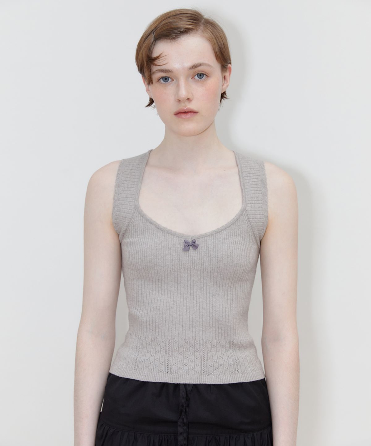시눈(SINOON) SCALLOP PUNCHING KNIT SLEEVELESS (GREY)
