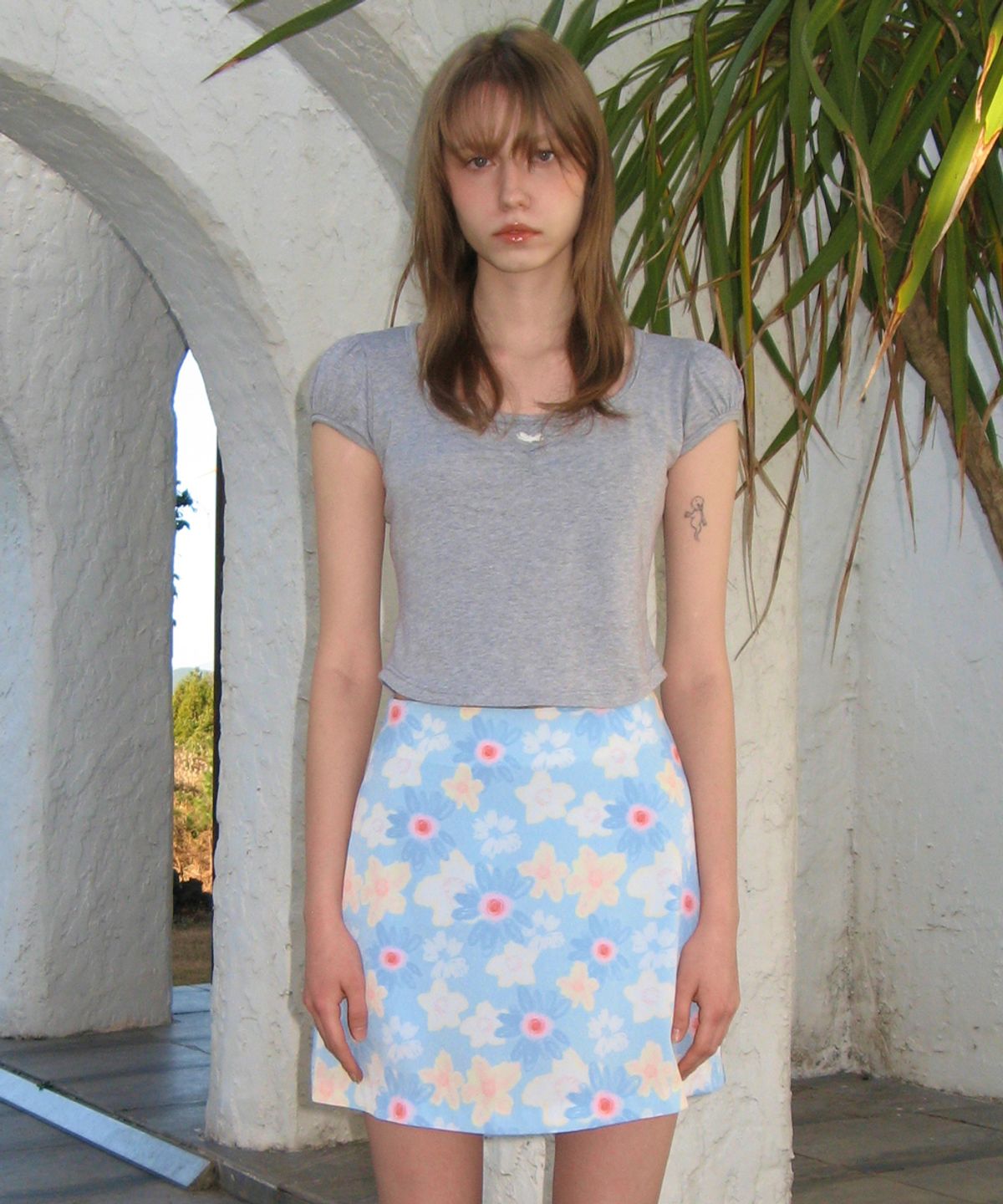 시눈(SINOON) ROUND SHIRRING T-SHIRT (MELANGE GREY)