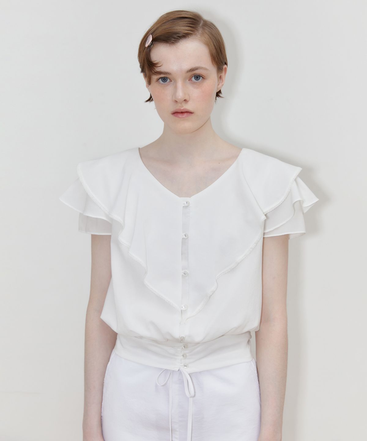 시눈(SINOON) V-NECK RUFFLE BLOUSE (WHITE)