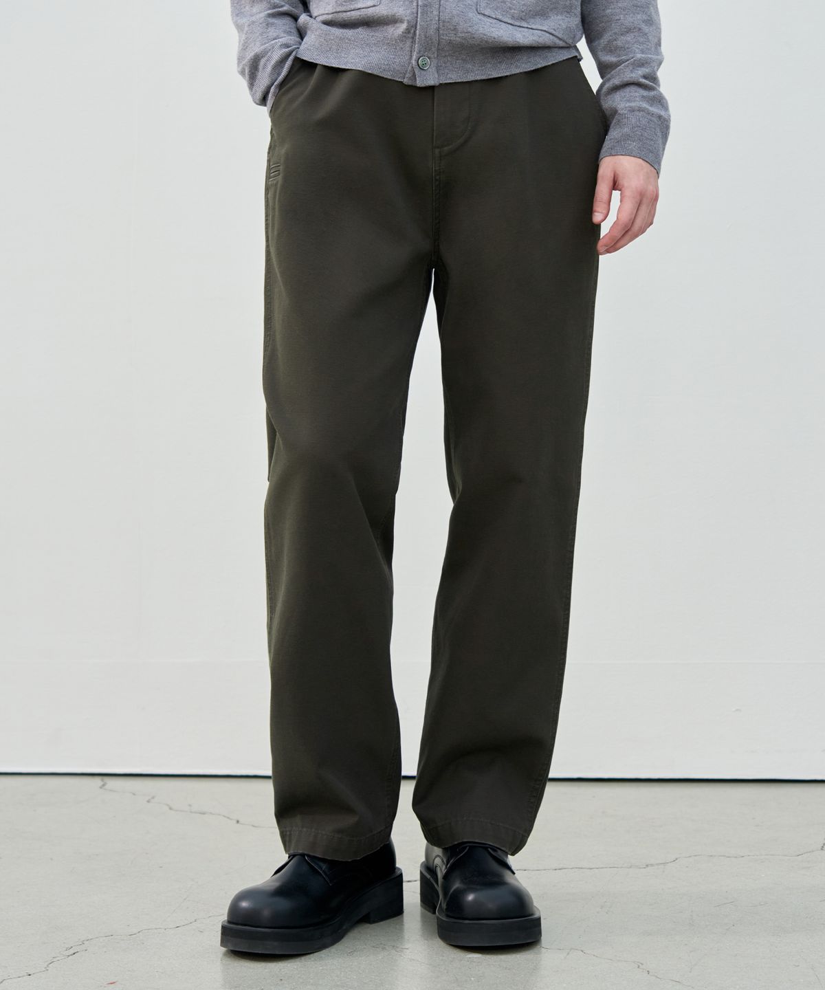 드로우핏(DRAW FIT) 워시드 오피서 치노 팬츠 [GREYISH KHAKI]