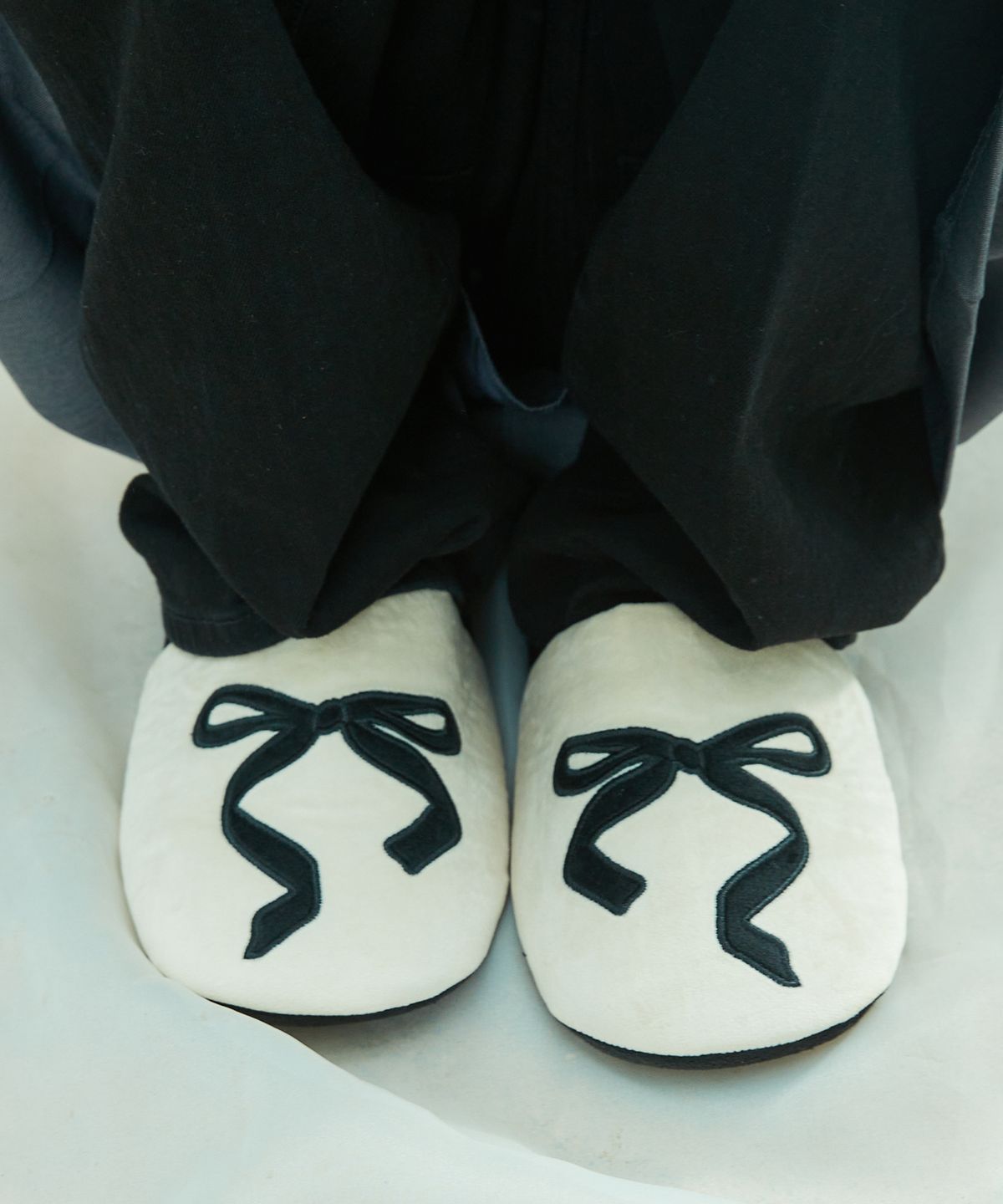 라티젠(LARTIGENT) L9 RIBBON ROOM SHOES(2 COLOR)