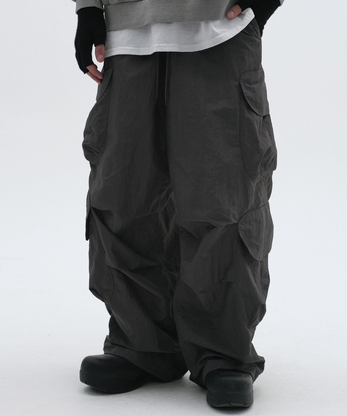 스웨이드(SUADE) NYLON CARGO PANTS [GRAY]