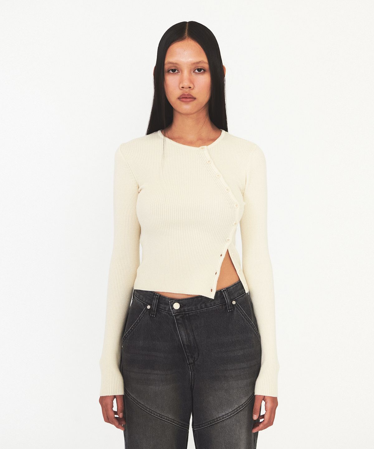 다이애그널(DIAGONAL) DIAGONAL BUTTON RIB CARDIGAN (ivory)