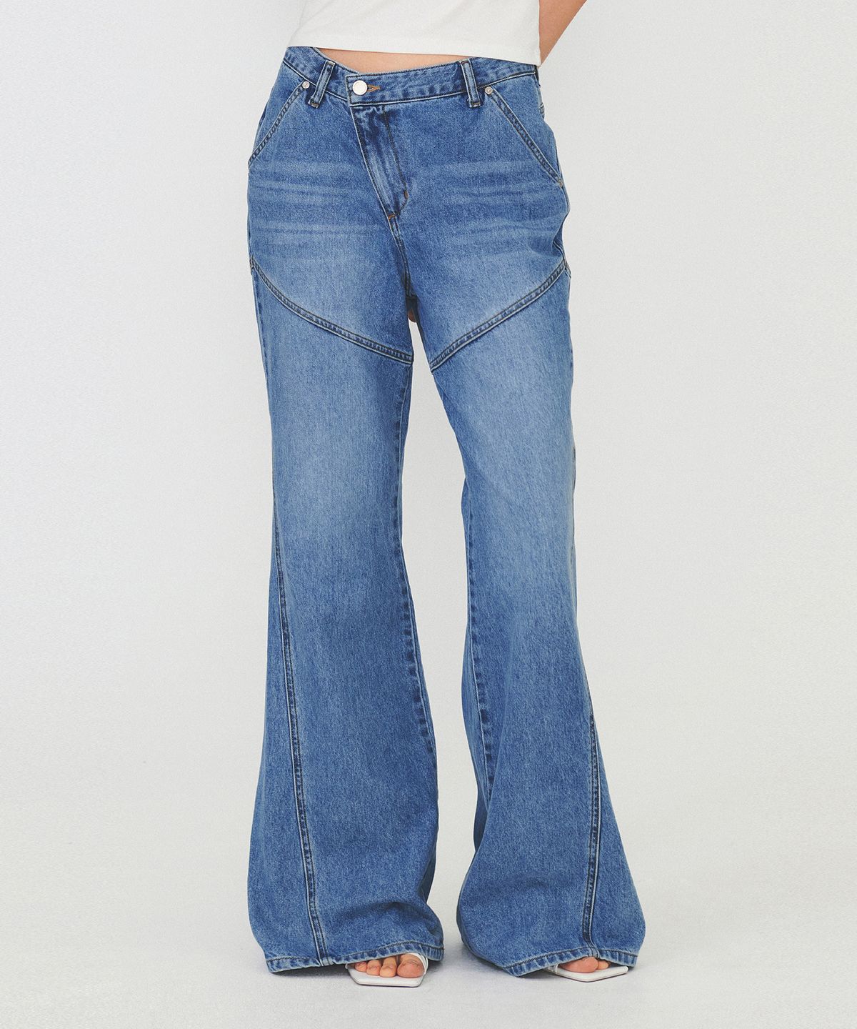 다이애그널(DIAGONAL) DIAGONAL BOOTS CUT DENIM PANTS (light blue)