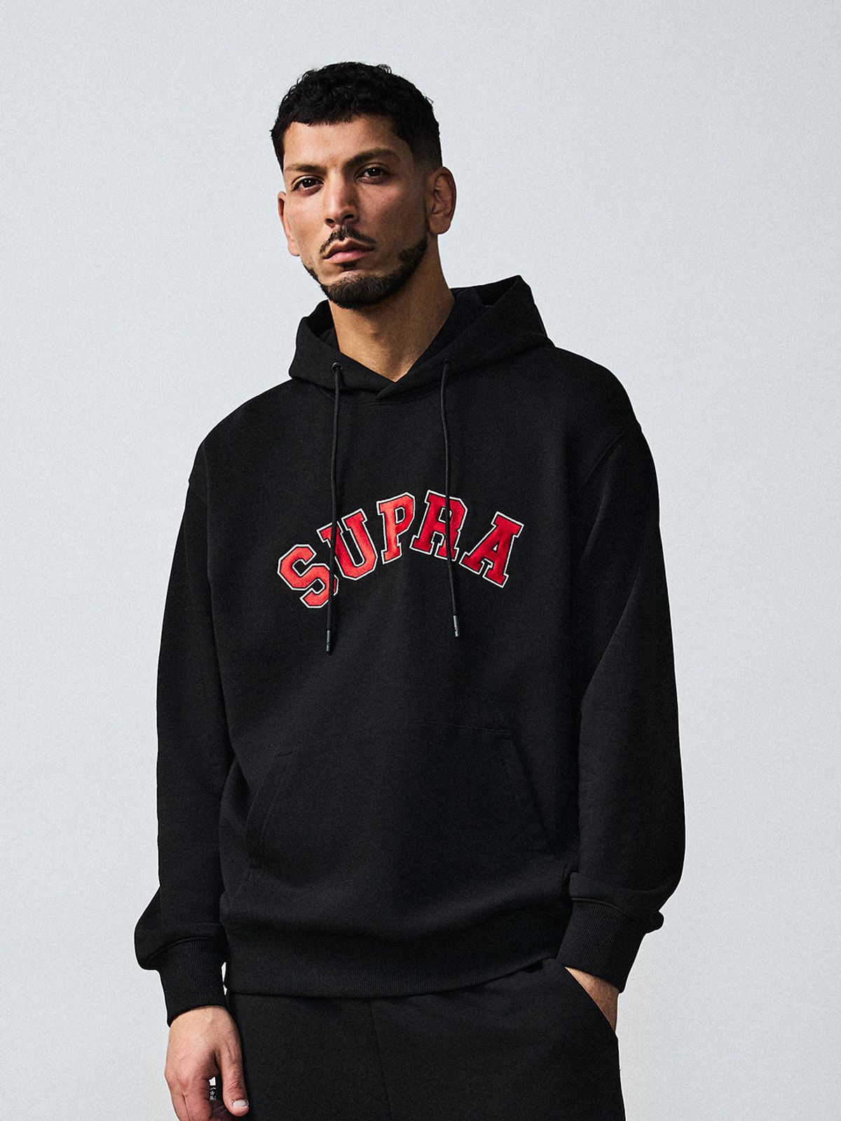 수프라(SUPRA) 바시티 아치로고 후드(BLACK)