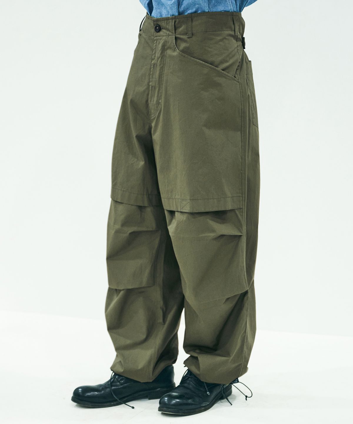 유니폼브릿지(UNIFORM BRIDGE) velcro parachute pants sage green