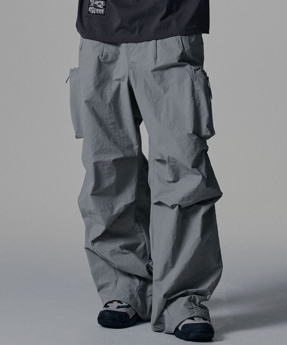 낫포너드(NOT4NERD) Nylon Big Pocket Parachute Pants - Light Grey