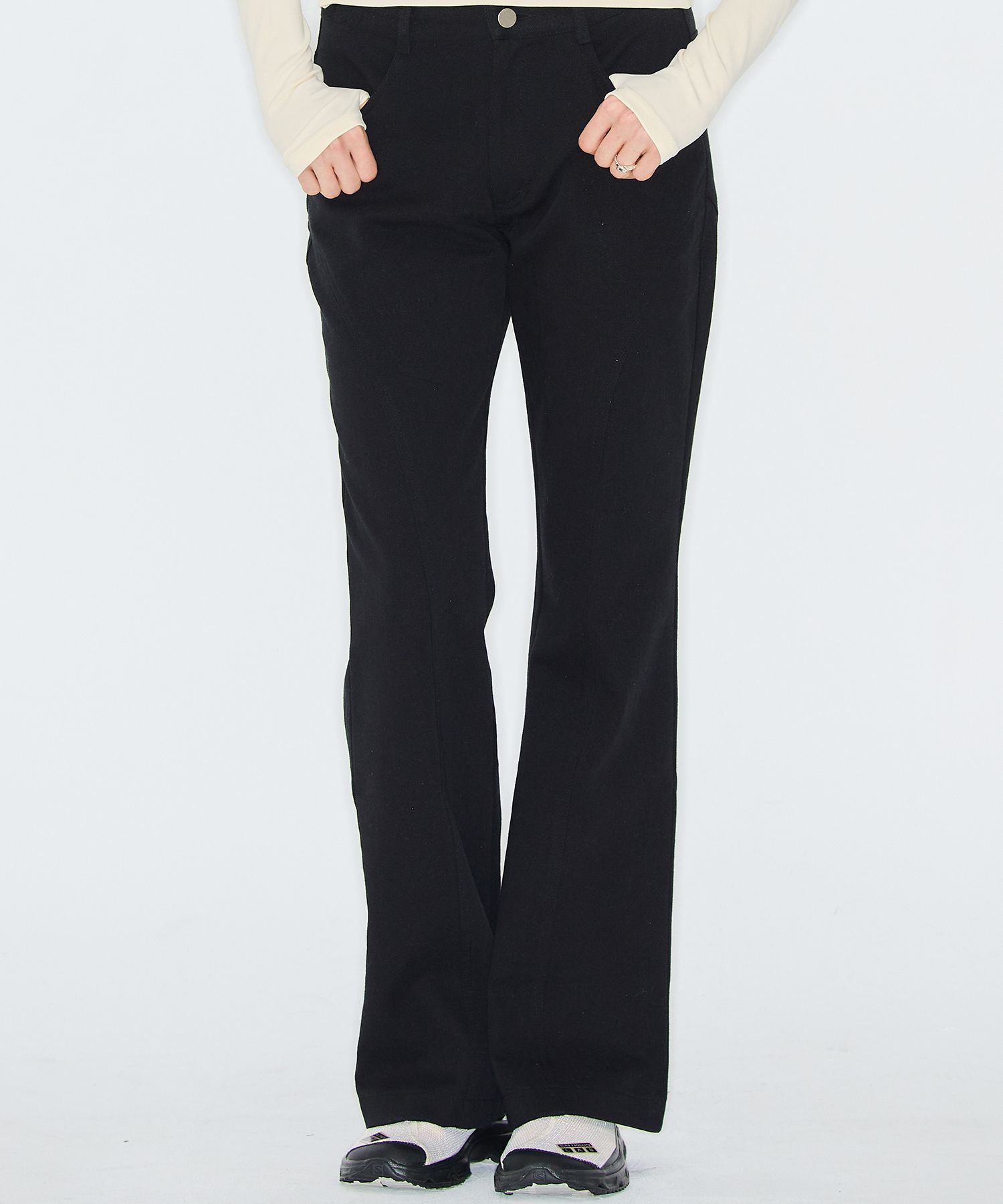MUSINSA | LUV IS TRUE CURVED L PANTS(BLACK)