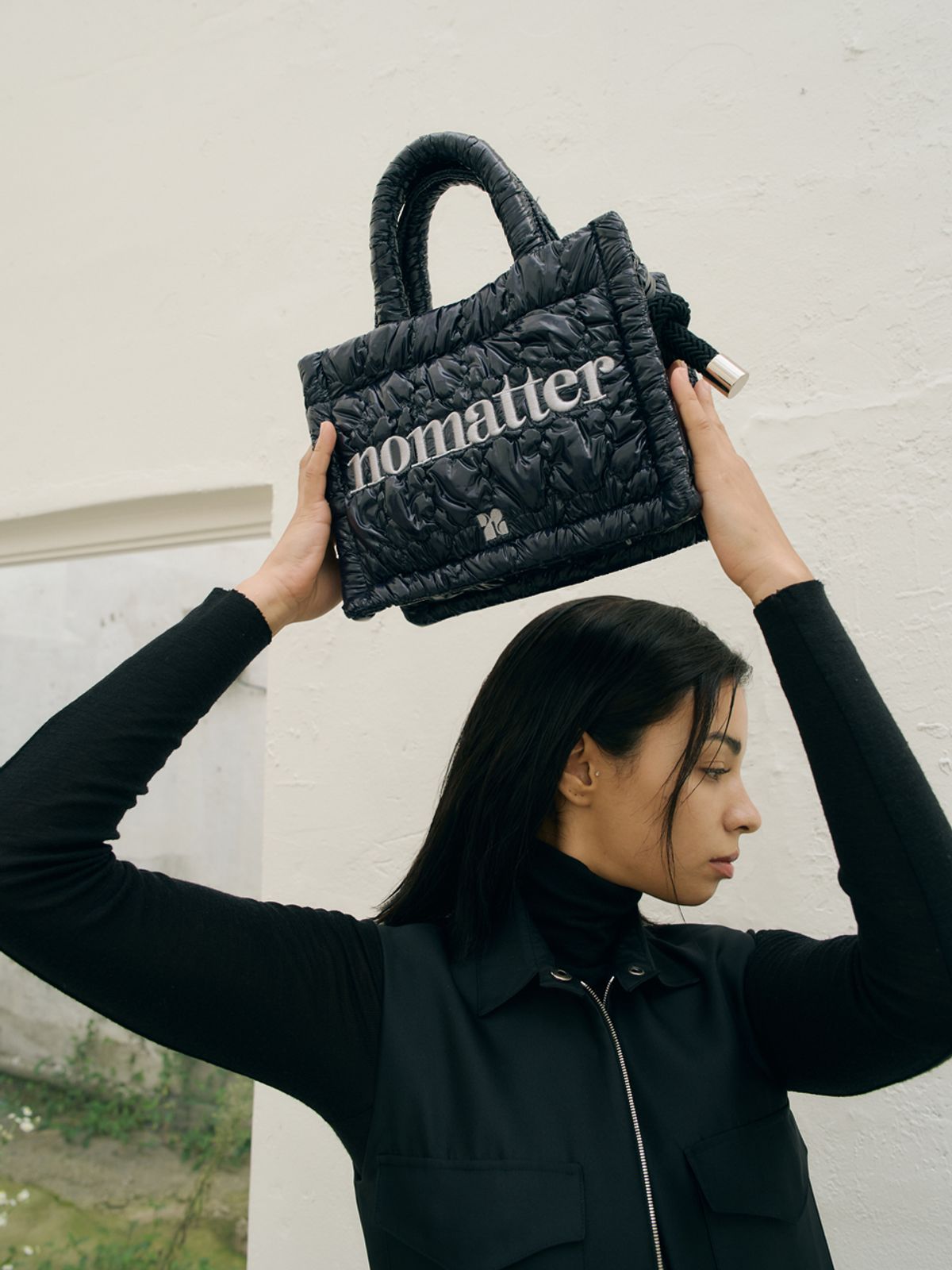 노메터(NOMATTER) 북토트 스몰- 블랙 / 글로시네이비