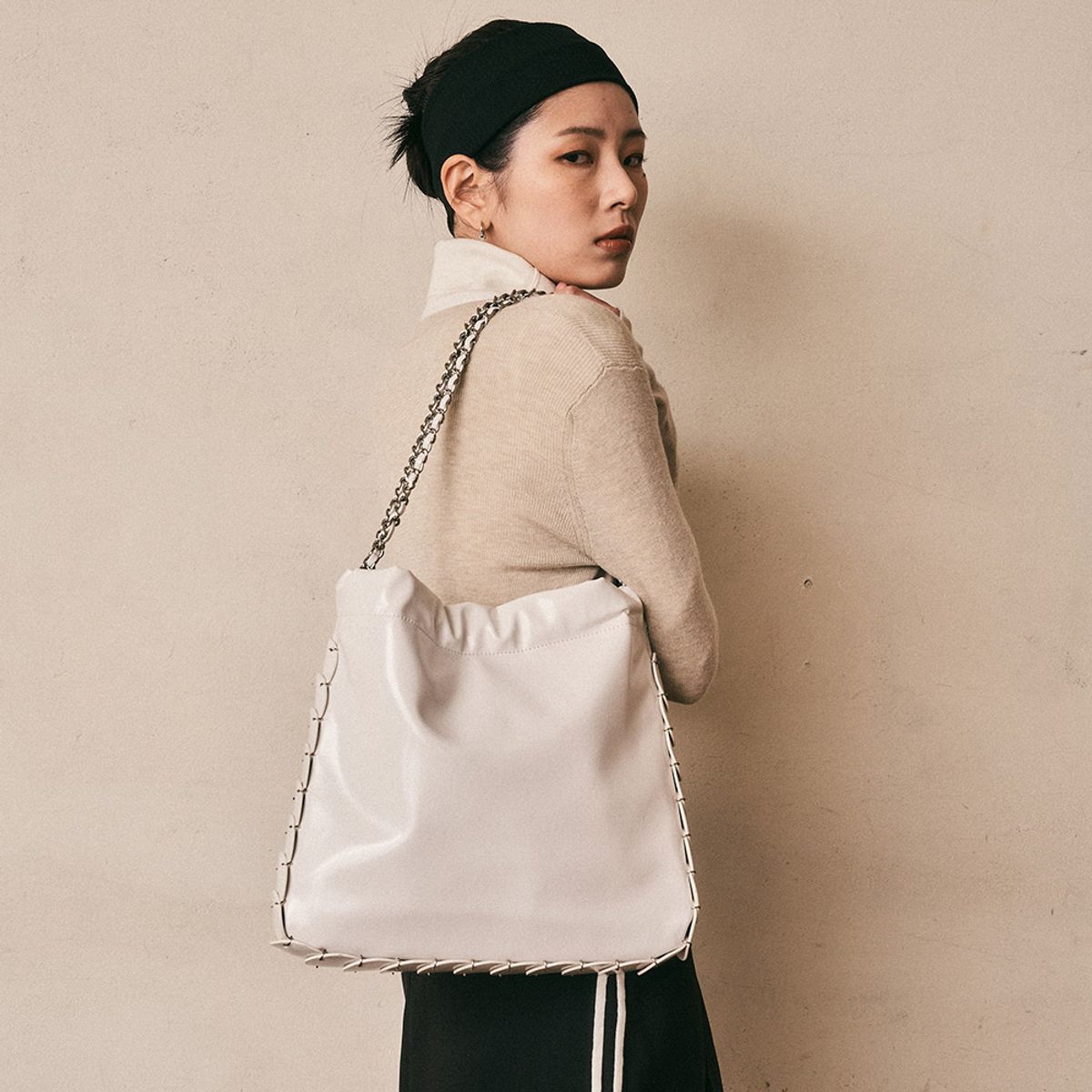 에이앤레이(AEIREI) AR_Leather chain shoulder bag_2color