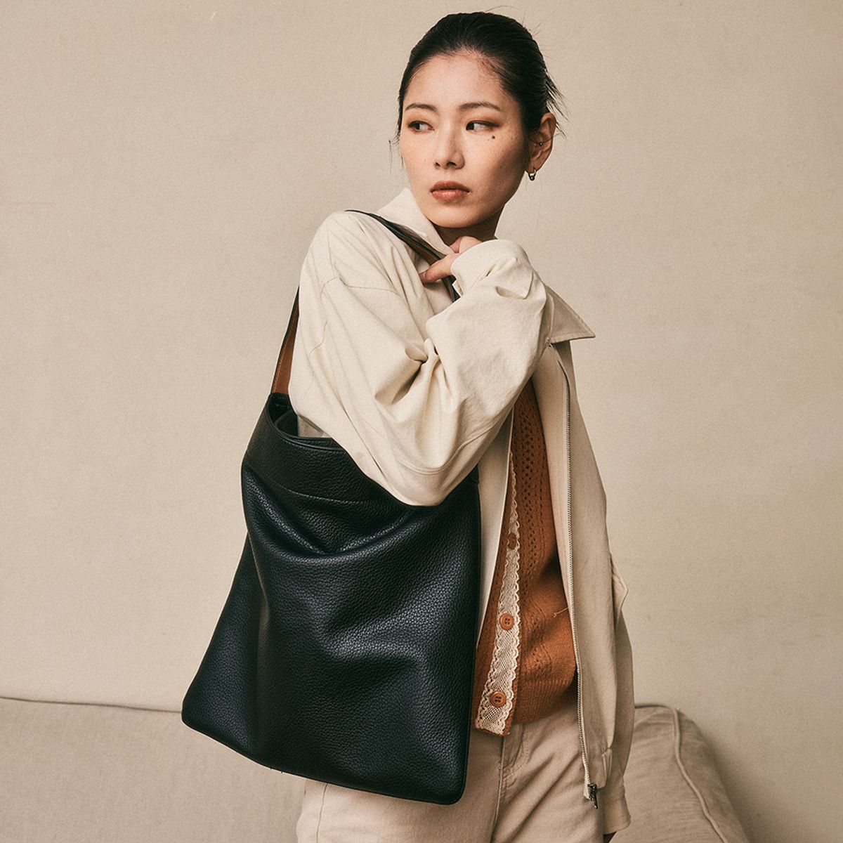 에이앤레이(AEIREI) AR_Daily cozy shoulder bag