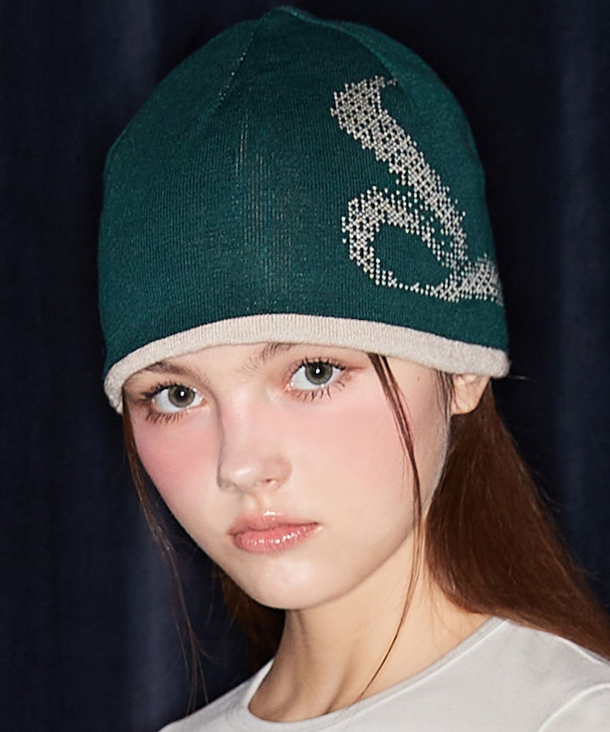 러브이즈트루(LUVISTRUE) CURVED L BEANIE(GREEN)