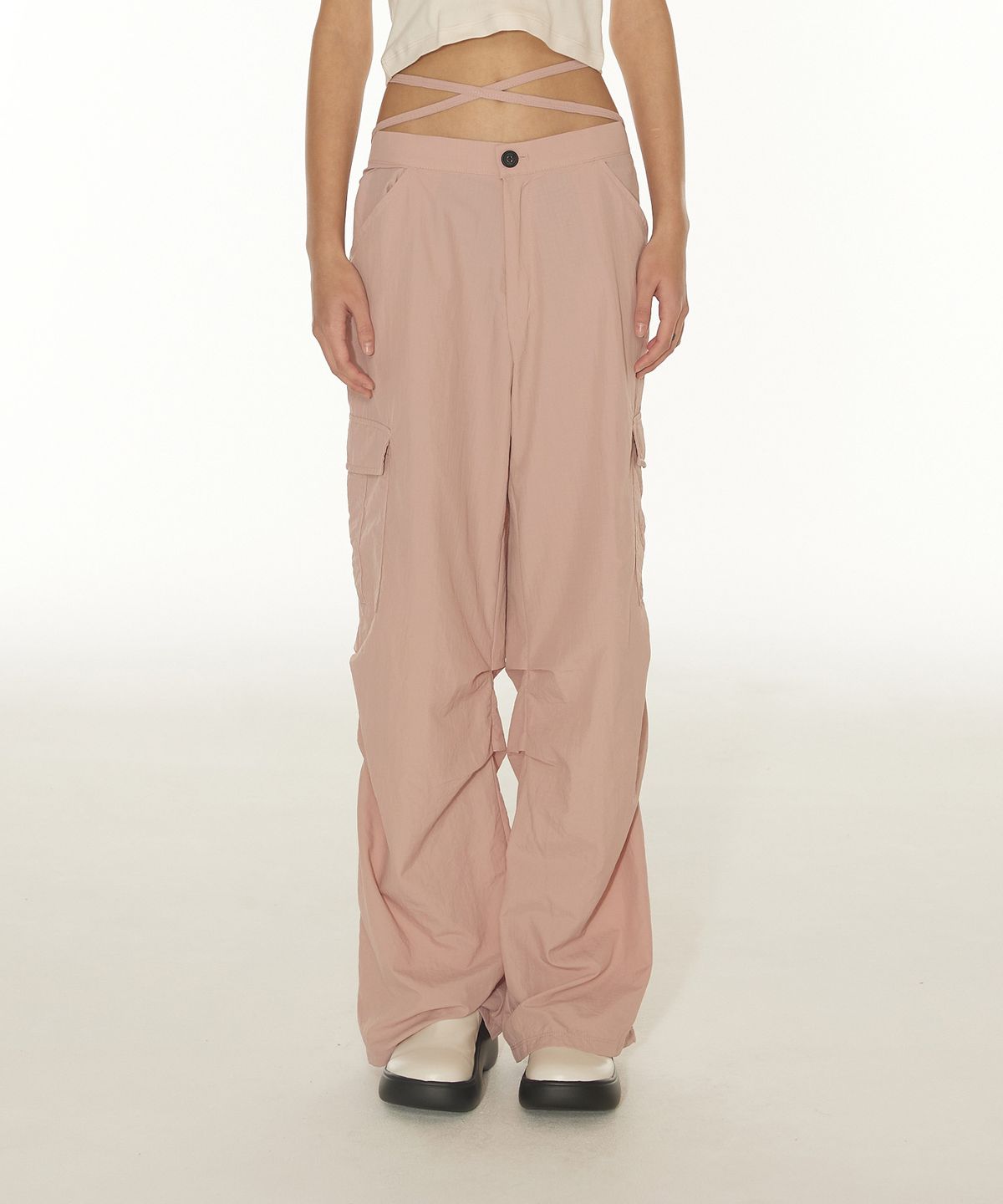 디어스토커(DEARSTALKER) KONA CARGO PARACHUTE PANTS - PINK
