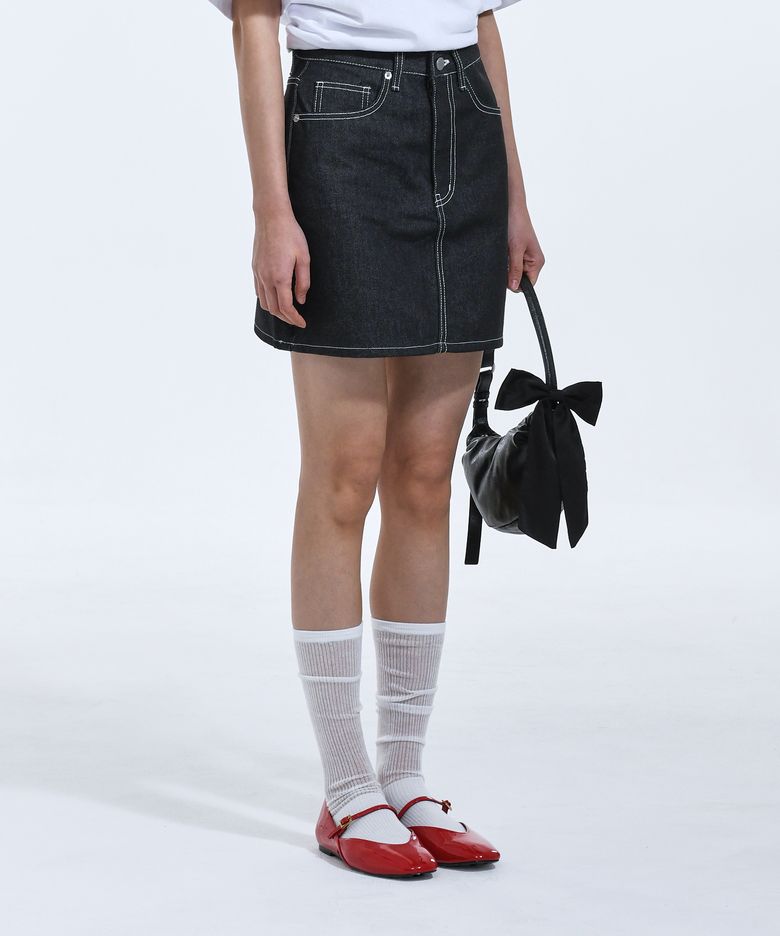 콘트라스트 생지 데님 미니 스커트 BLACK INDIGO
