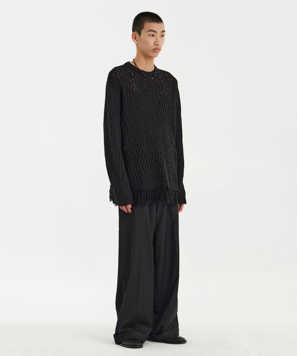 유스(YOUTH) Tassel Crewneck Knit Top - Black