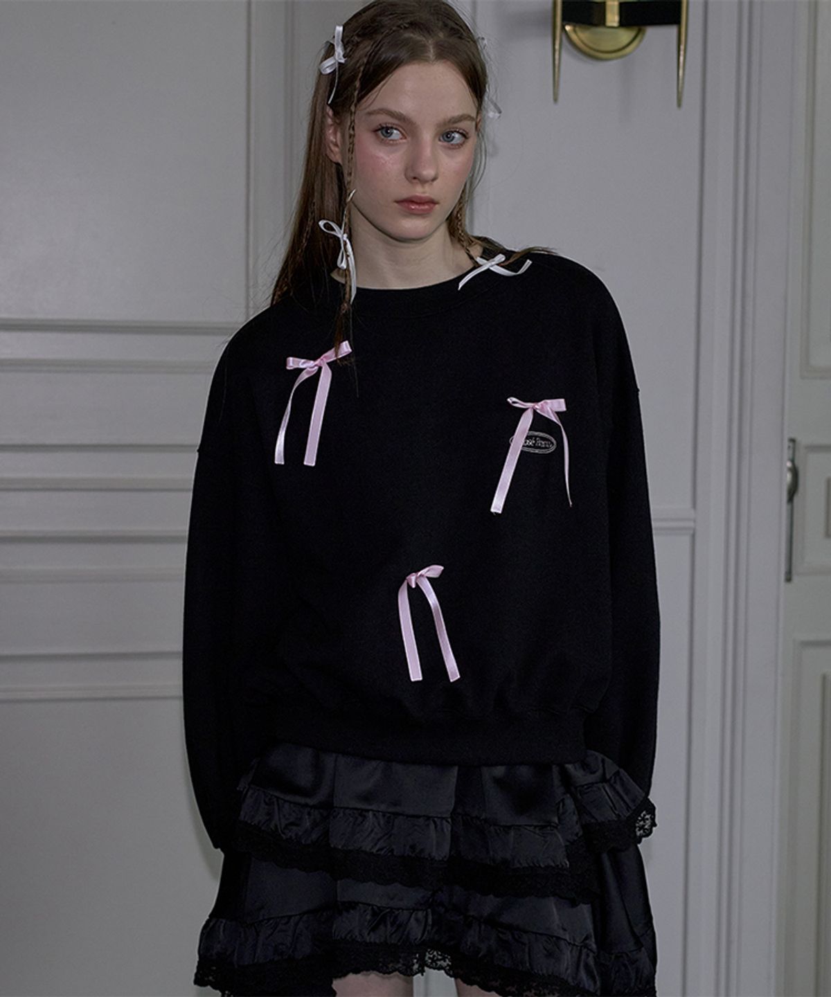 로제프란츠(ROSEFRANTZ) Satin Ribbon Sweatshirt [Black]