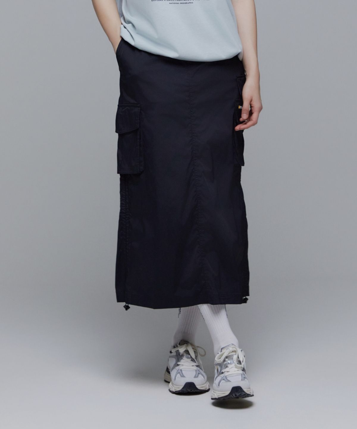 내셔널지오그래픽(NATIONALGEOGRAPHIC) N241WSK970 여성 아나스 스트링 롱 카고 스커트 CARBON BLACK