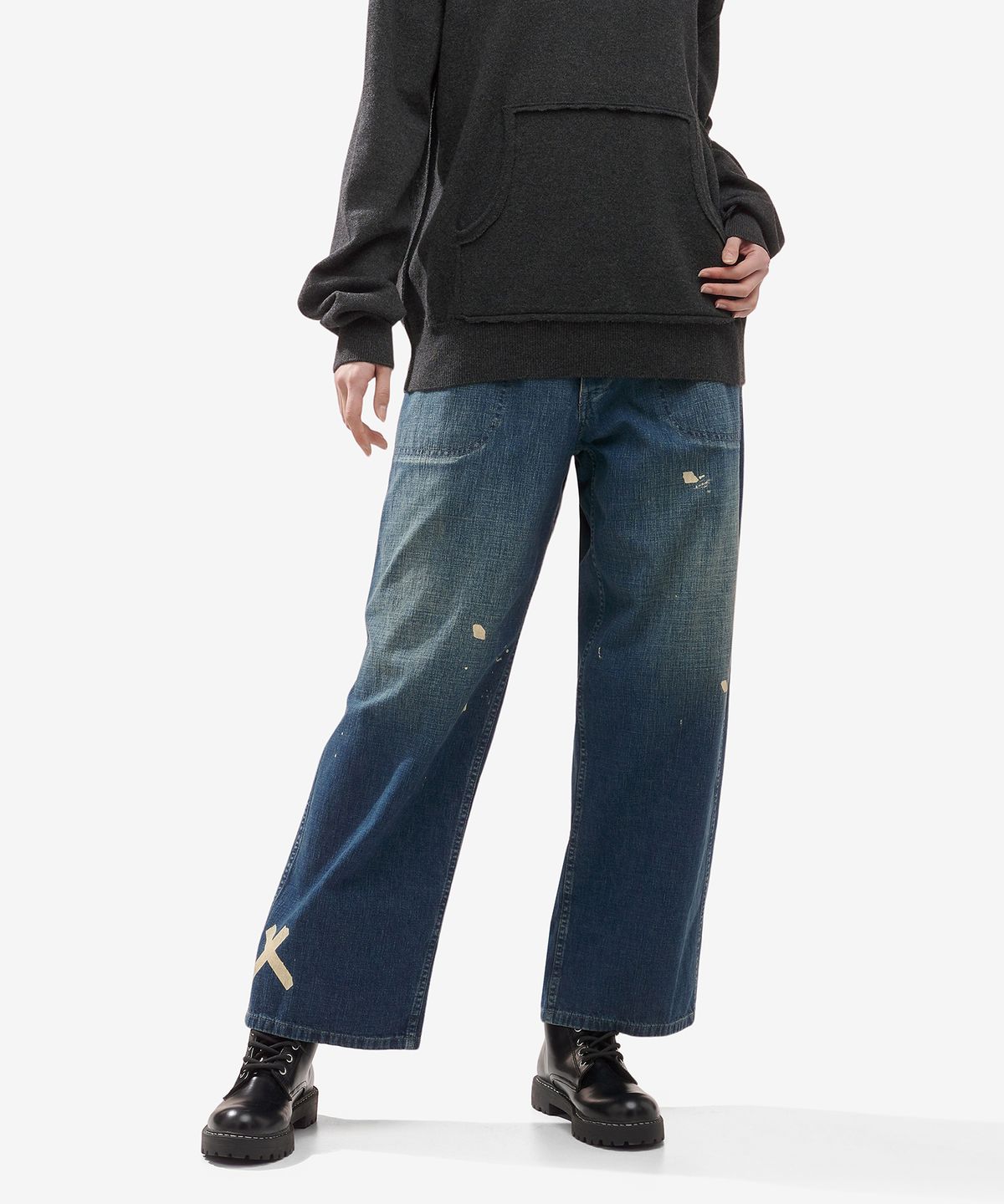 메종 마르지엘라(MAISON MARGIELA) 페인팅 디테일 데님 팬츠 - 그린캐스트 인디고 / S51KA0592S30877961