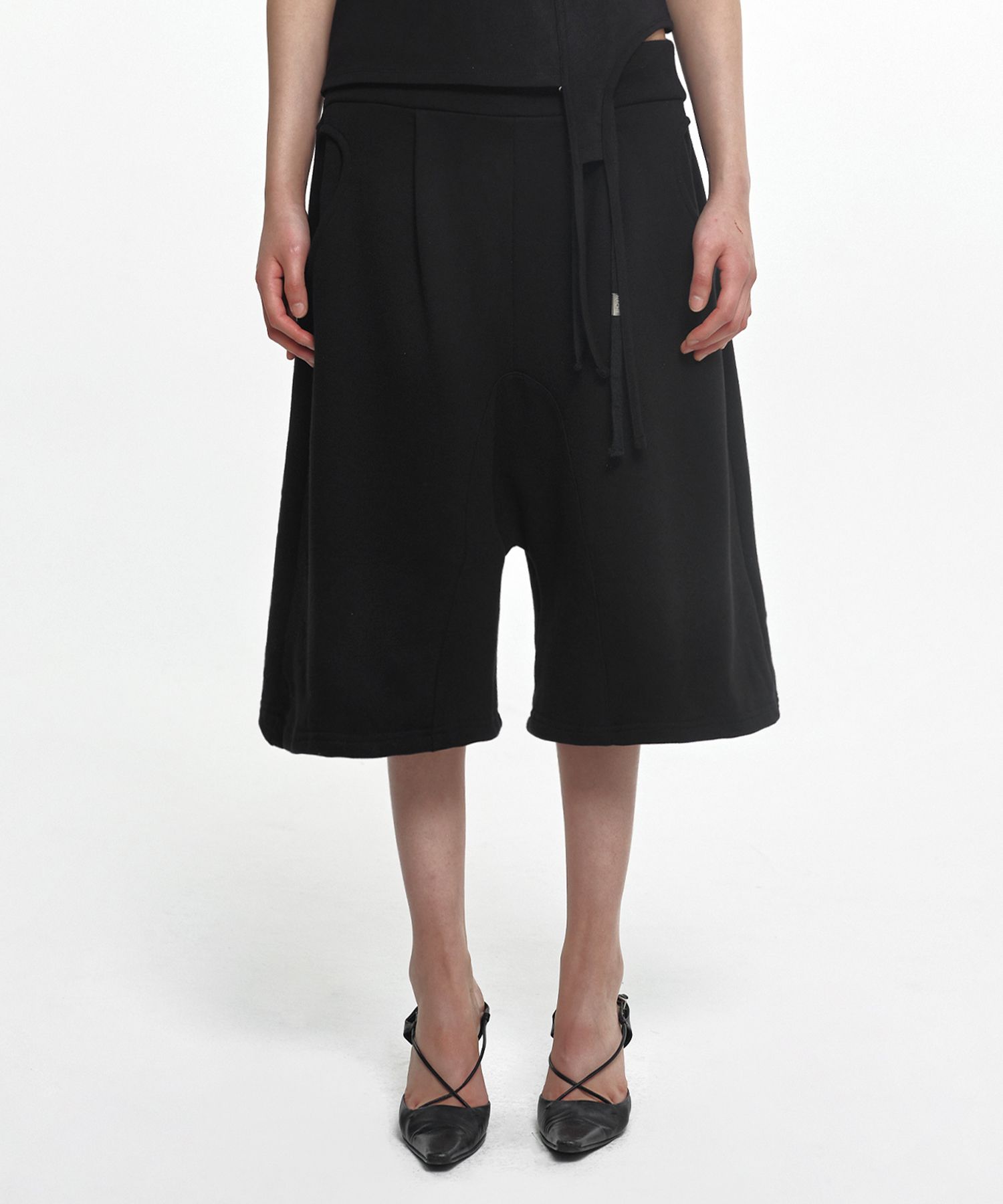 NACHE★韓国★人気★WIDE CARGO HALF PANTS (UNISEX) /追跡あり MUSINSA公式 | NACHE WIDE CARGO HALF PANTS (UNISEX) BLACK