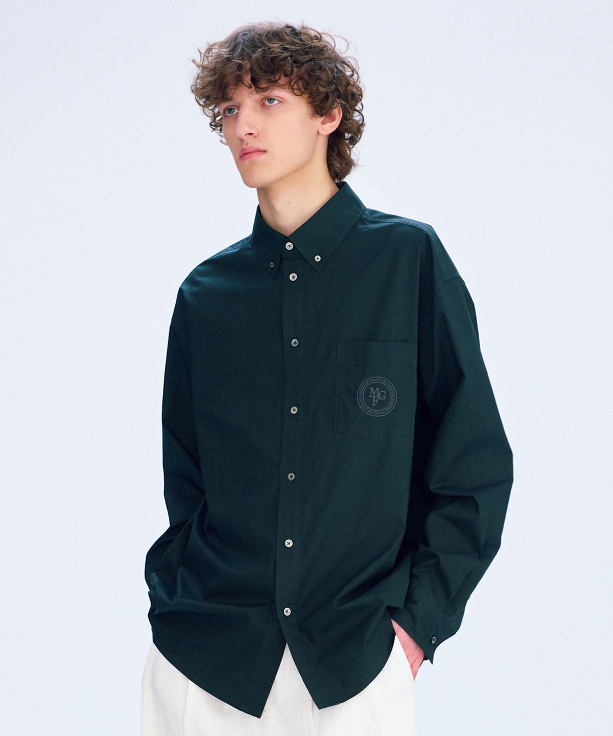 마리떼 프랑소와 저버(MARITHÉ + FRANҪOIS GIRBAUD) M OVERFIT EMBLEM SHIRT charcoal