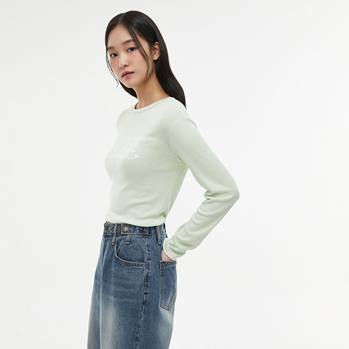 랩(LAP) 레터링 슬림 레이온 티셔츠 AQ1CT281