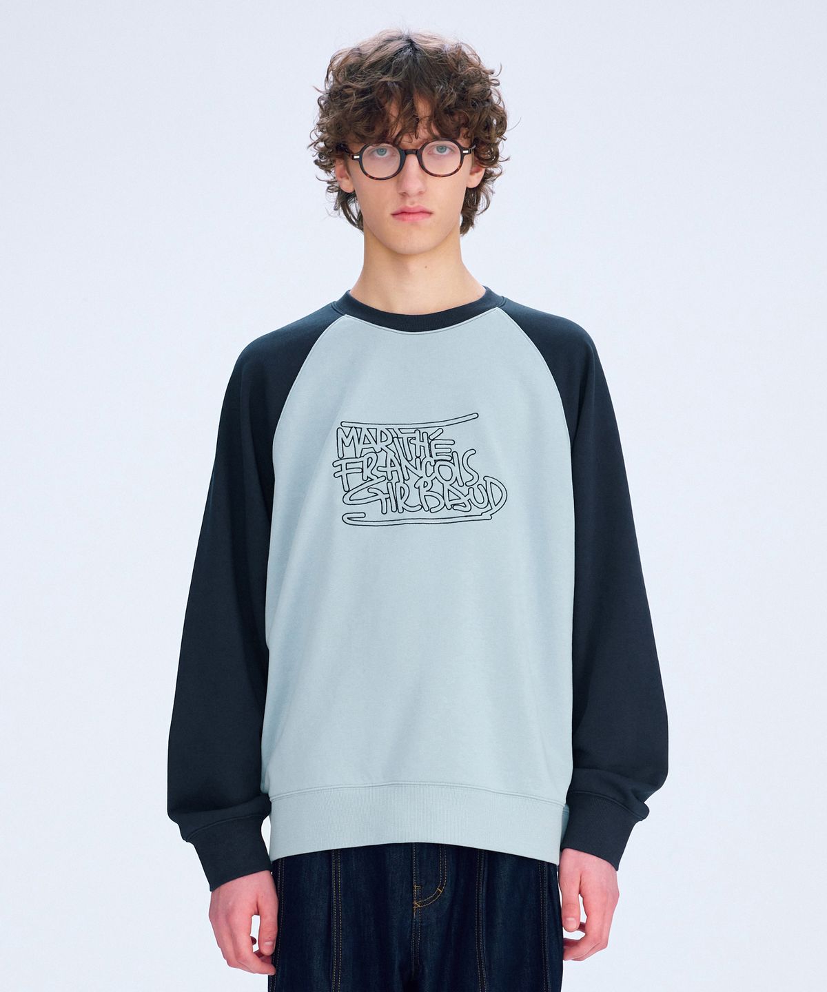 마리떼 프랑소와 저버(MARITHÉ + FRANҪOIS GIRBAUD) GRAFFITI COLOR BLOCK RAGLAN SWEATSHIRT navy