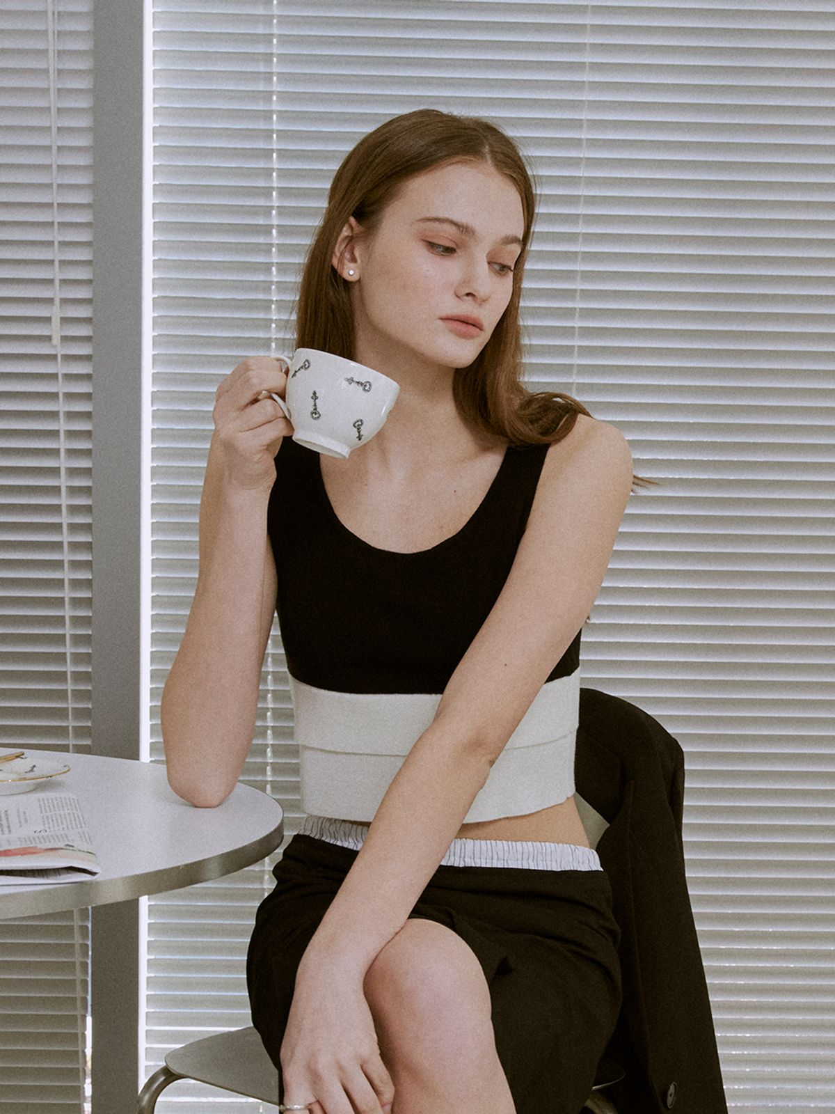헌치(HUNCH) Sleeveless color block knit top