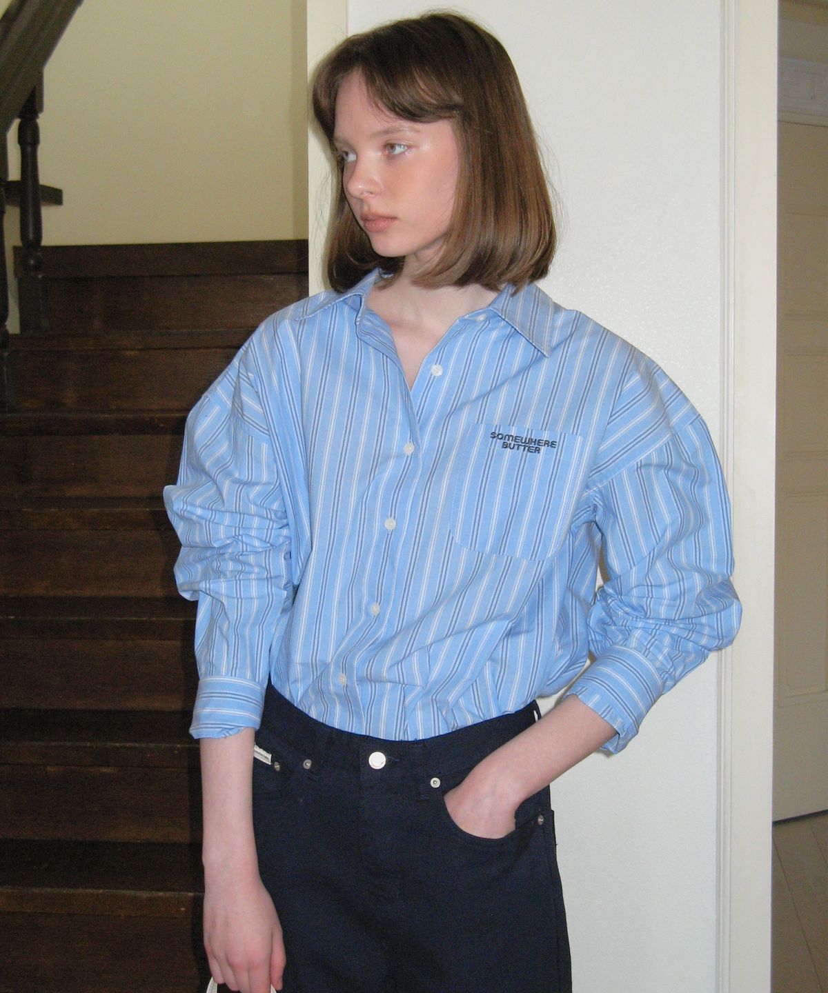 썸웨어버터(SOMEWHEREBUTTER) Classic stripe shirt - light blue
