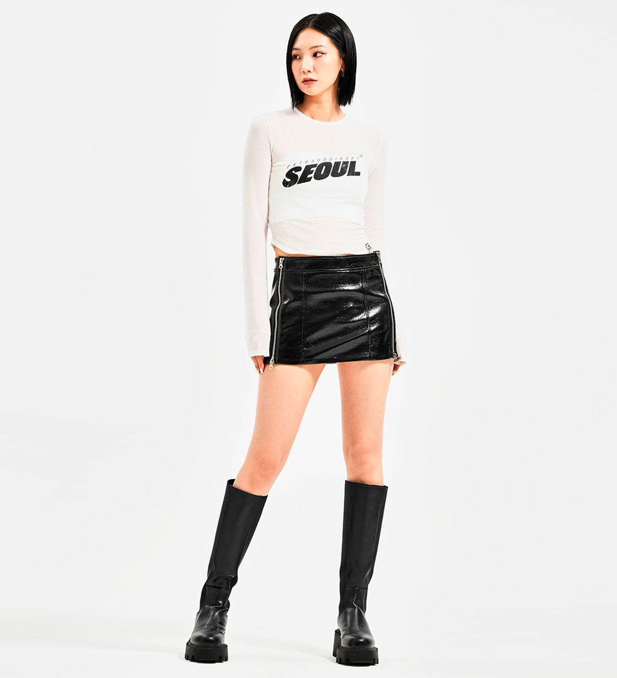 엑스트라오디너리(EXTRAORDINARY) WOMEN ENAMEL SKIRT  BLACK