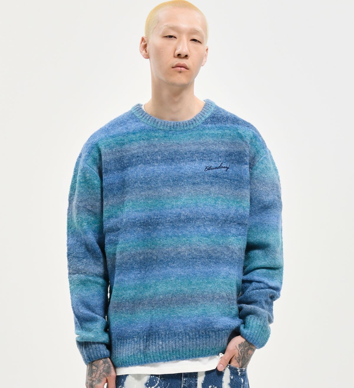 엑스트라오디너리(EXTRAORDINARY) GRADATION SWEATER  BLUE