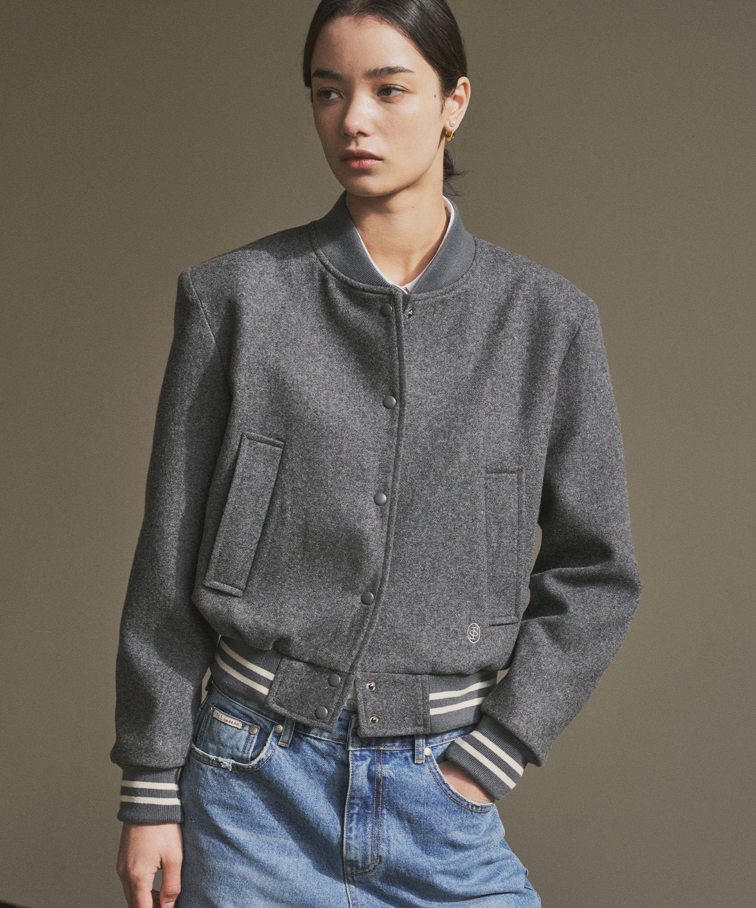 ◇Siyazu◇ SIOT4098 Overfit Varsity Jacket_Charcoal MUSINSA | SIYAZU SIOT4098 Overfit Varsity Jacket_Charcoal