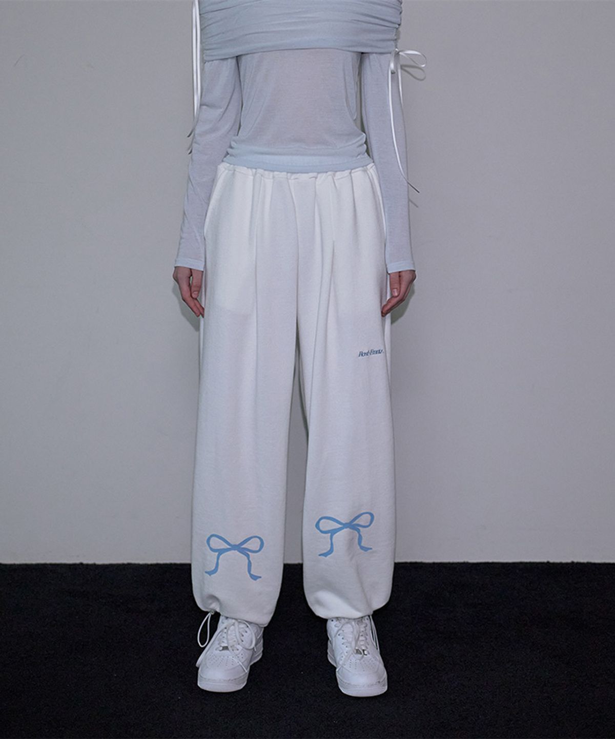 로제프란츠(ROSEFRANTZ) Ribbon Two-way Jogger Pants [White]