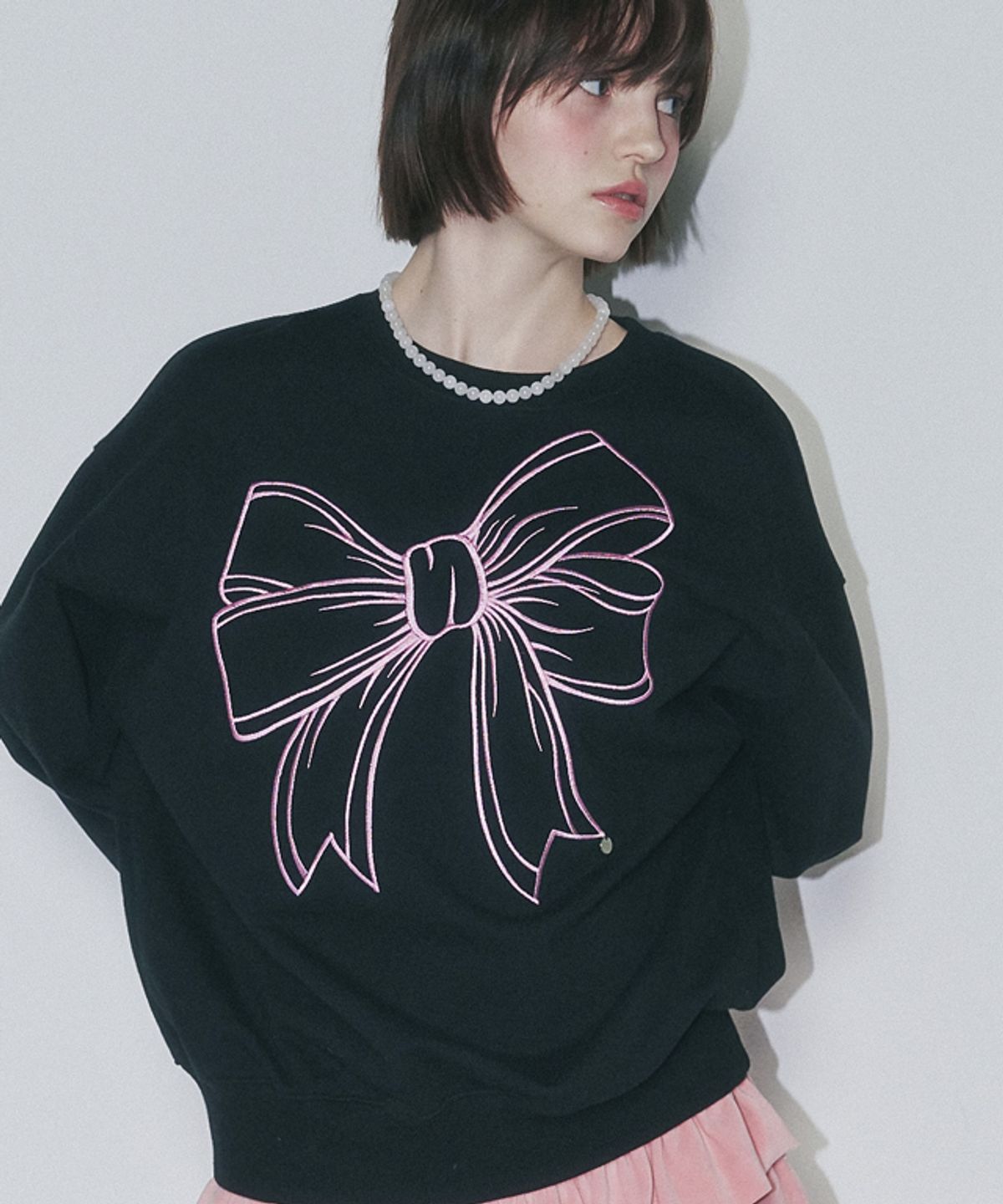 론론(RONRON) BIG RIBBON LINE SWEATSHIRT BLACK