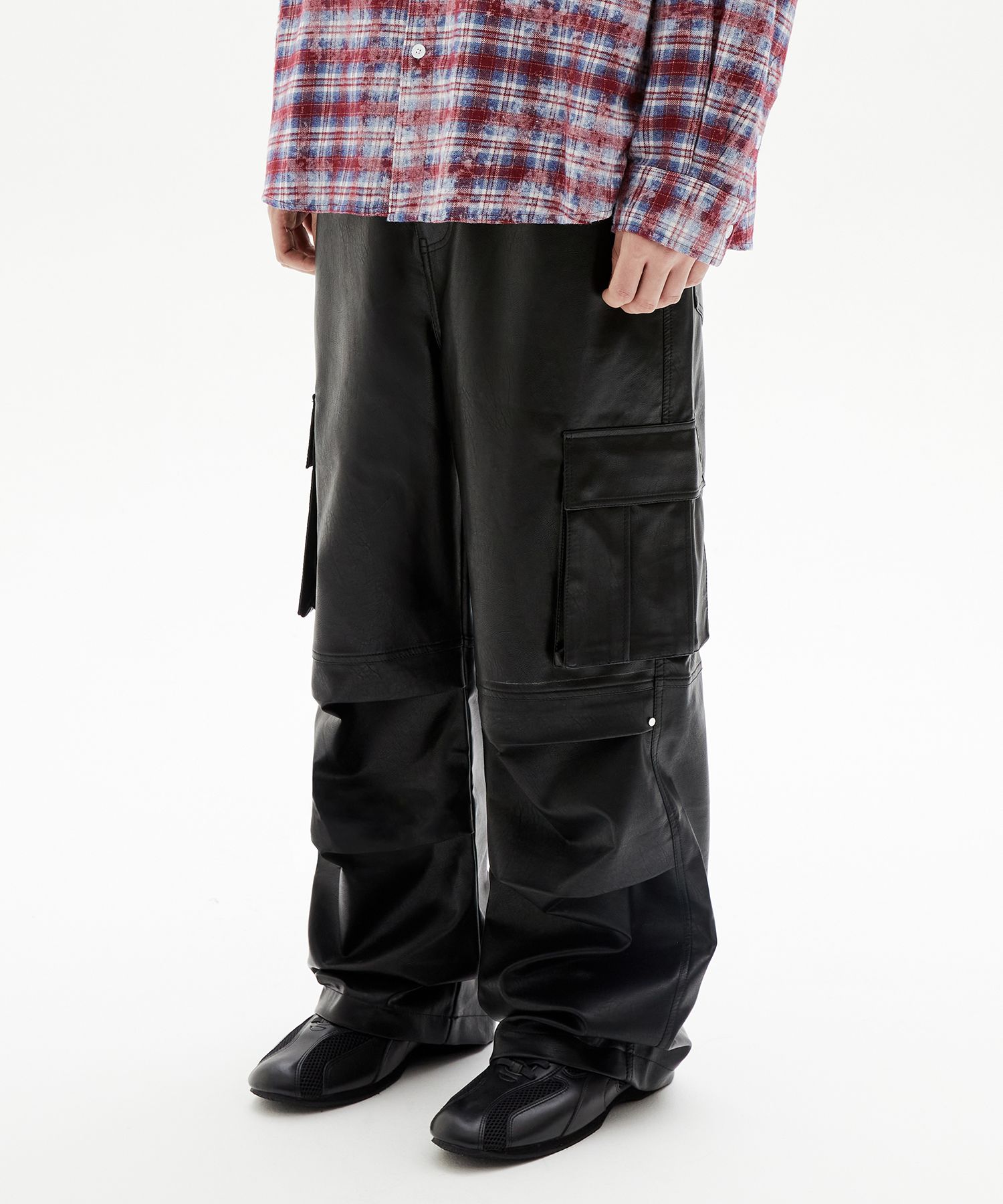 ★TRILLION★ Parachute Cargo Rivet Vegan Leather Pants BLACK MUSINSA公式 | TRILLION Parachute Cargo Rivet Vegan Leather