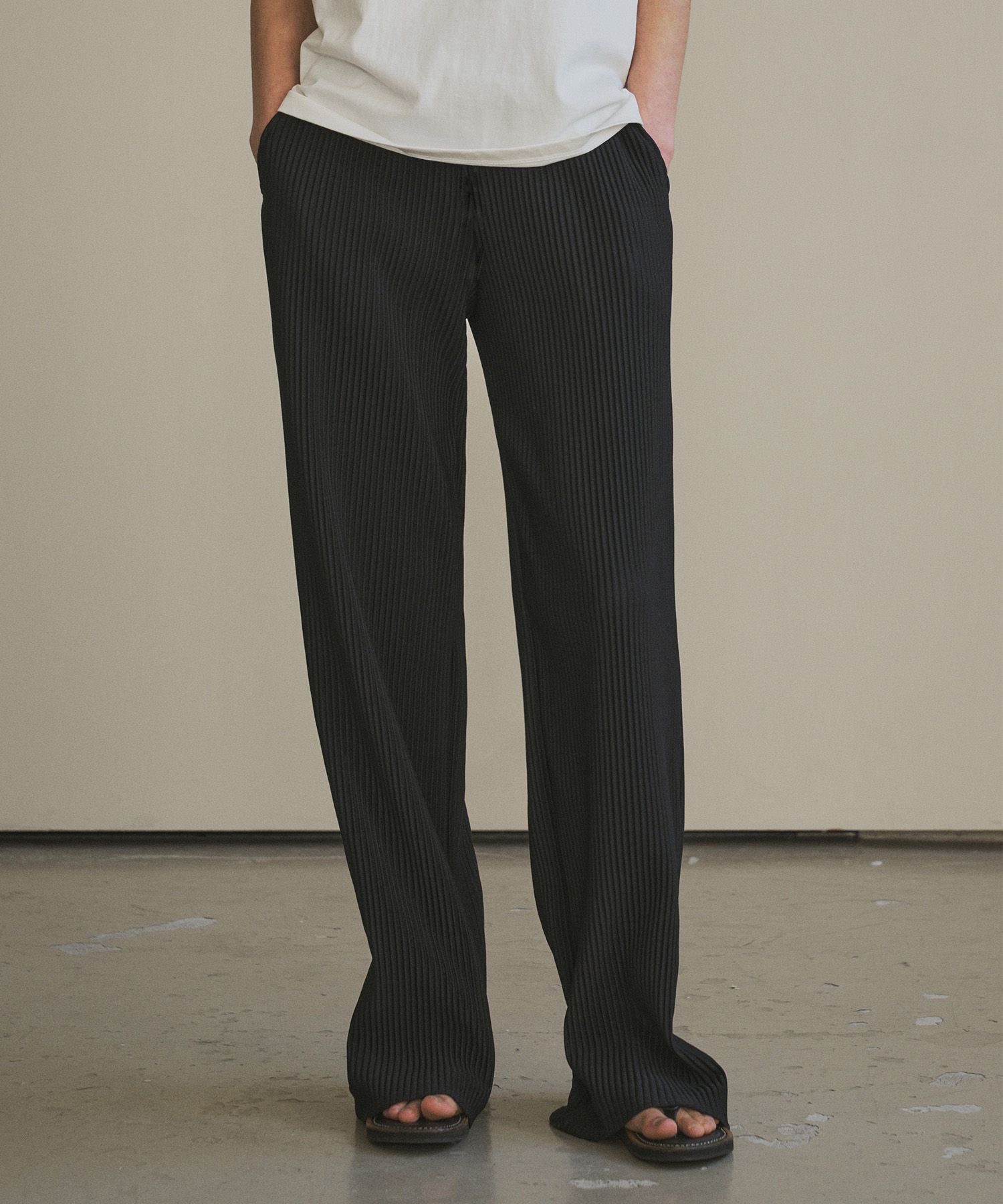 パンツ Siyazu SIPT7109 Loose Fit Pleated Pants_Beige MUSINSA | SIYAZU SIPT7109 Loose fit pleated pants_Black