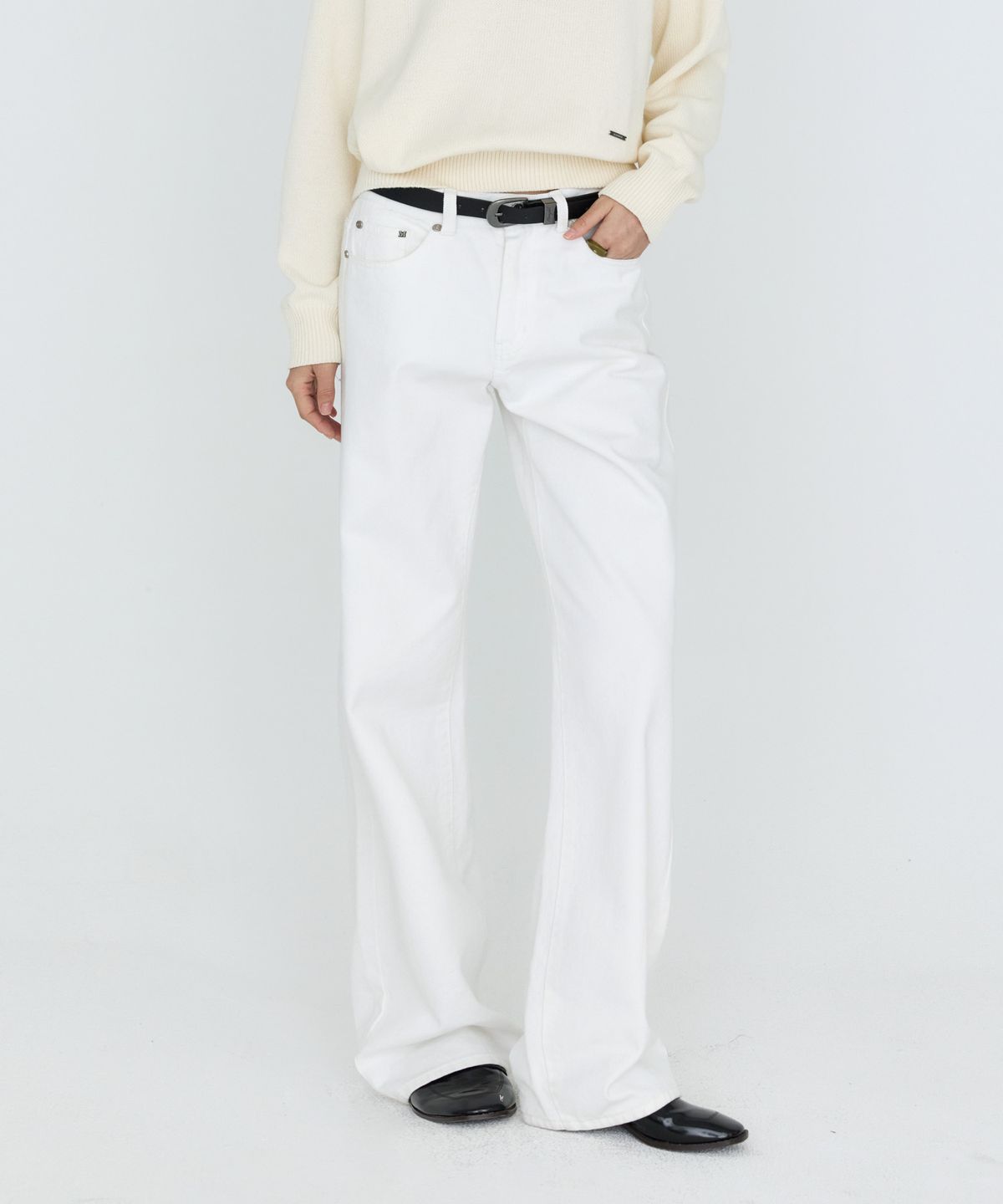 몽돌(MONGDOL) 화이트 데님 스트레이트 팬츠 MDPT054WHITE
