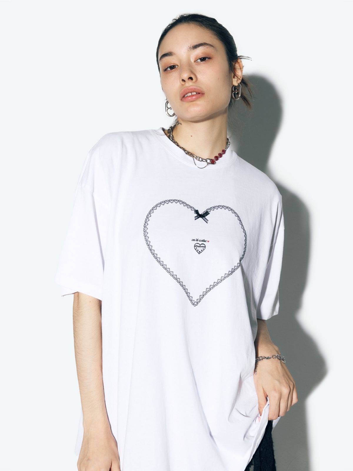 에즈이프 캘리(ASIF CALIE) LACE HEART OVERSIZED T-SHIRT WHITE
