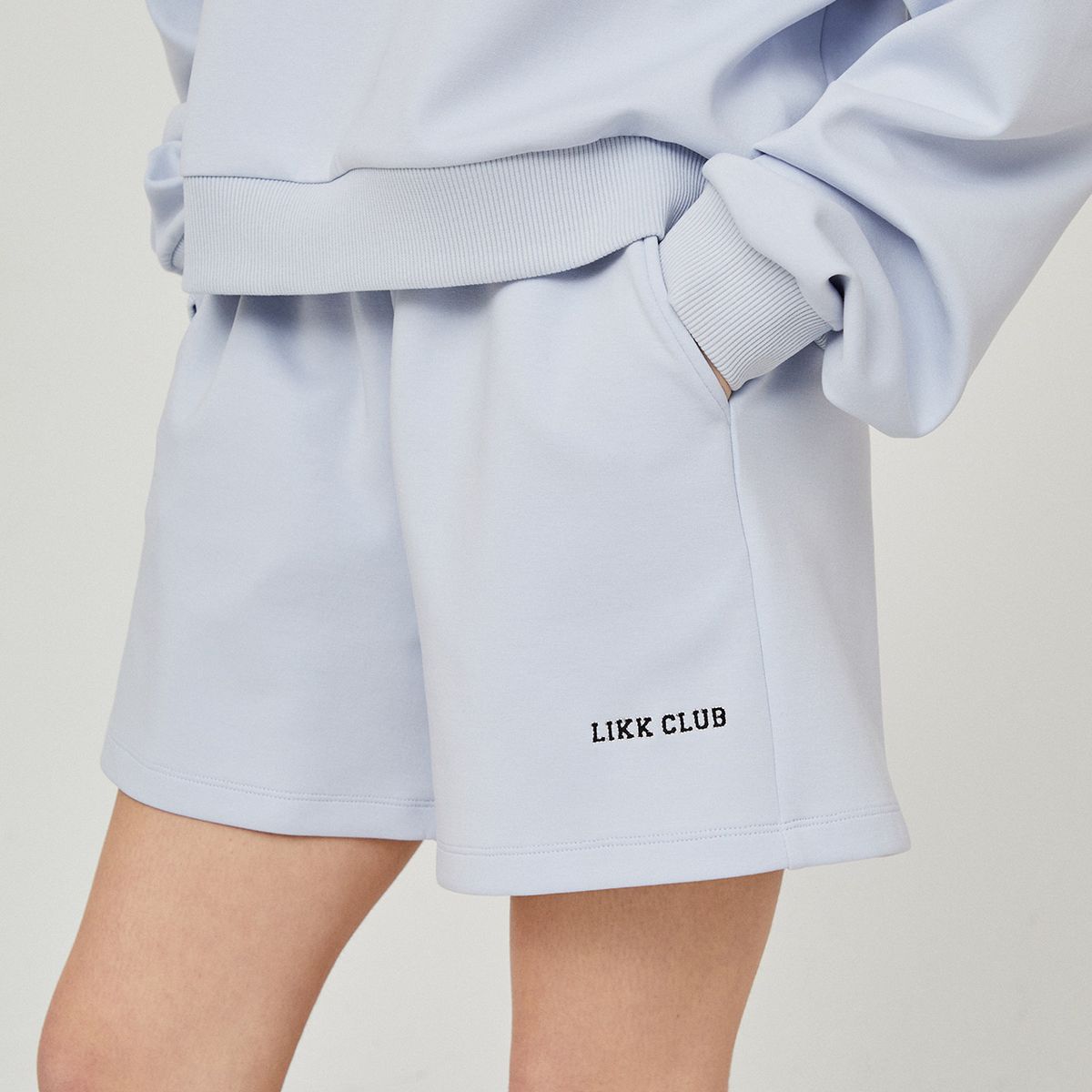 릭크(LIKK) 자수 포인트 밴딩 반바지(스카이블루)_L4A1-PT02C