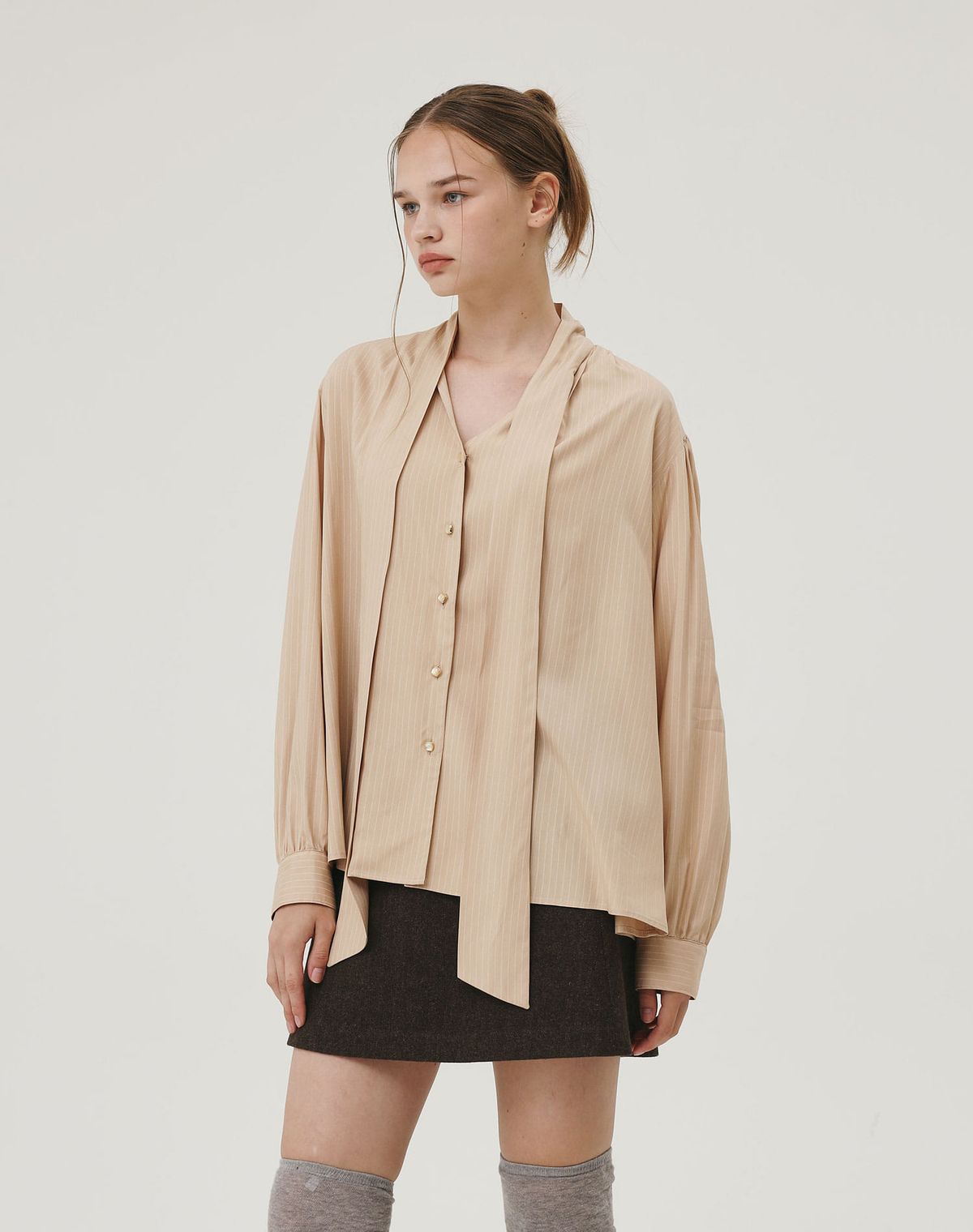 지에마르(GIEMAR) STRIPE TIE BLOUSE  BEIGE
