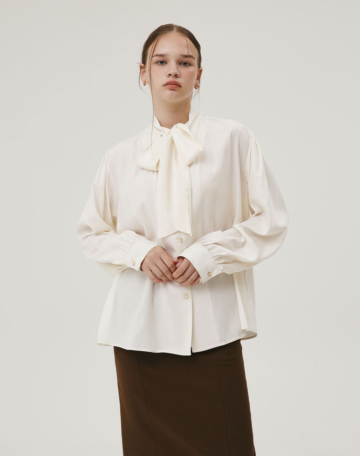 지에마르(GIEMAR) STRIPE TIE BLOUSE  IVORY
