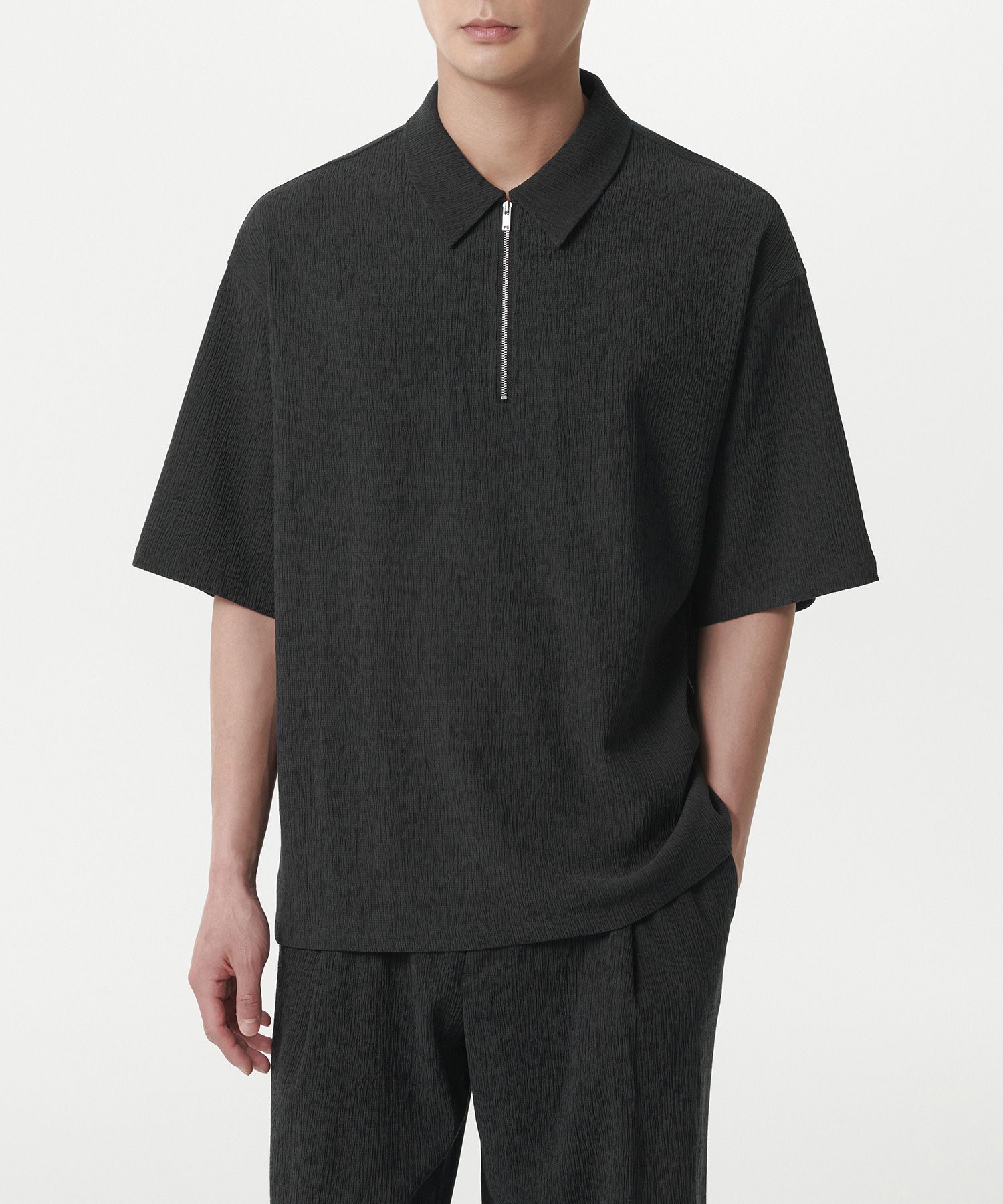 MUSINSA | MUSINSA STANDARD Crinkle Relaxed Half Zip-Up Short