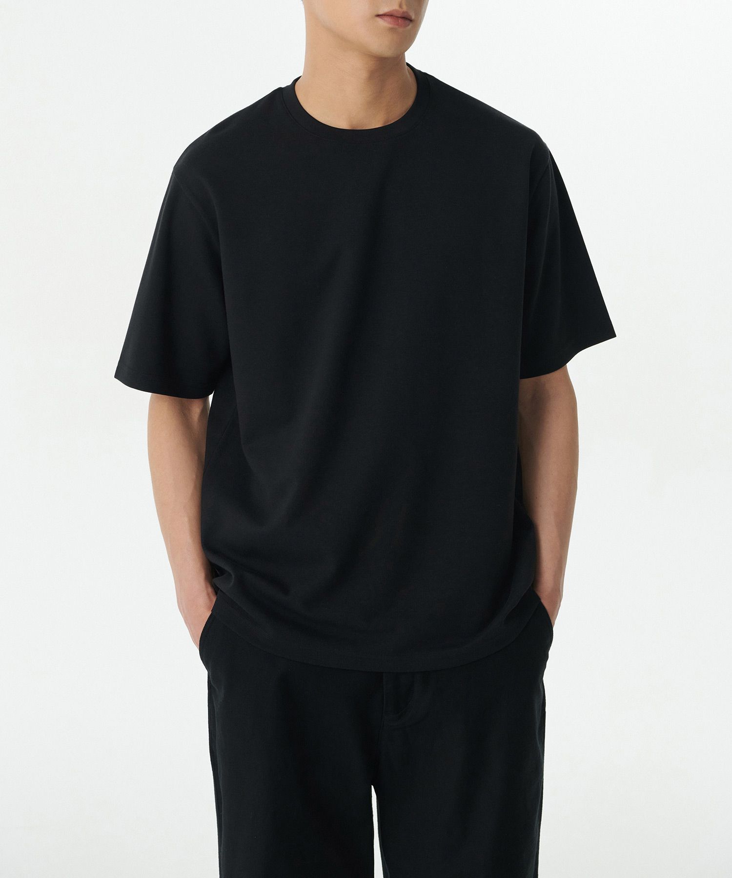 MUSINSA | MUSINSA STANDARD Optimal Relaxed Crew Neck T-Shirt